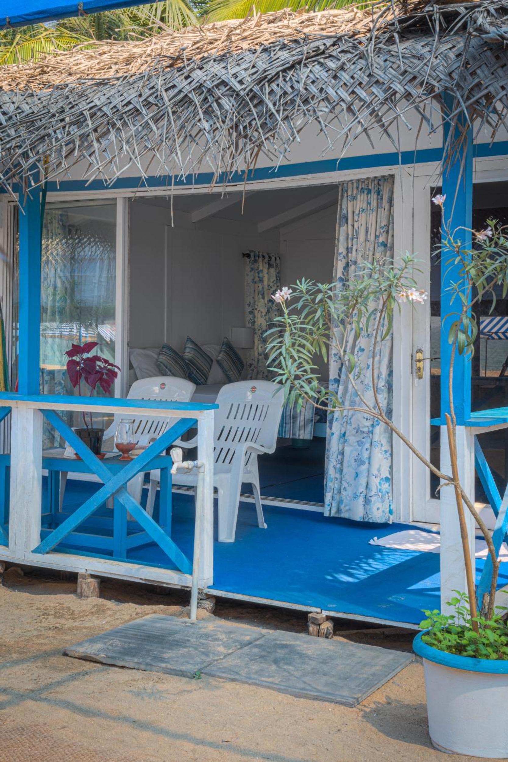 Deluxe Partial Sea View Beach Hut photo 3