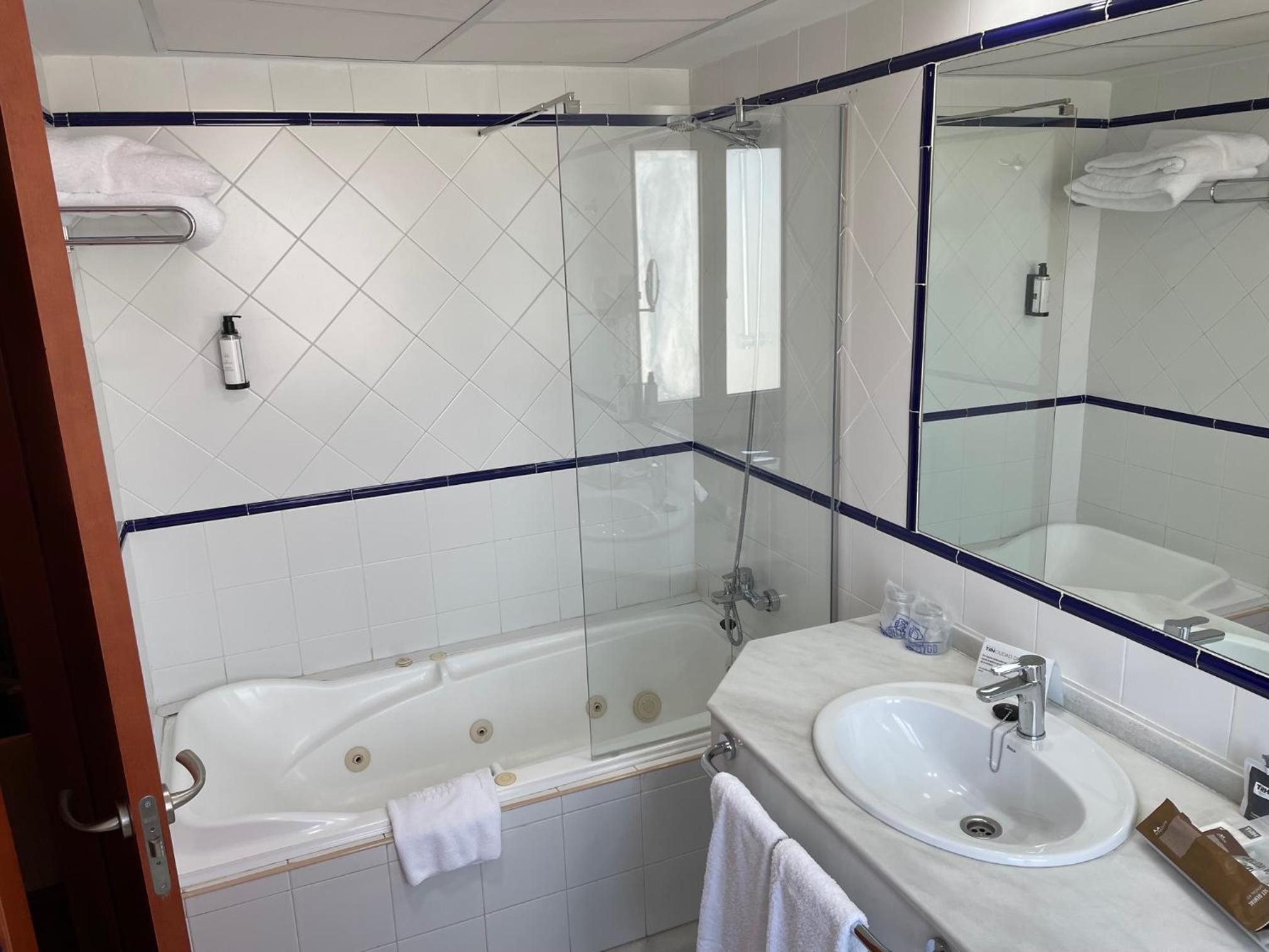 King Double Room - Photo 4