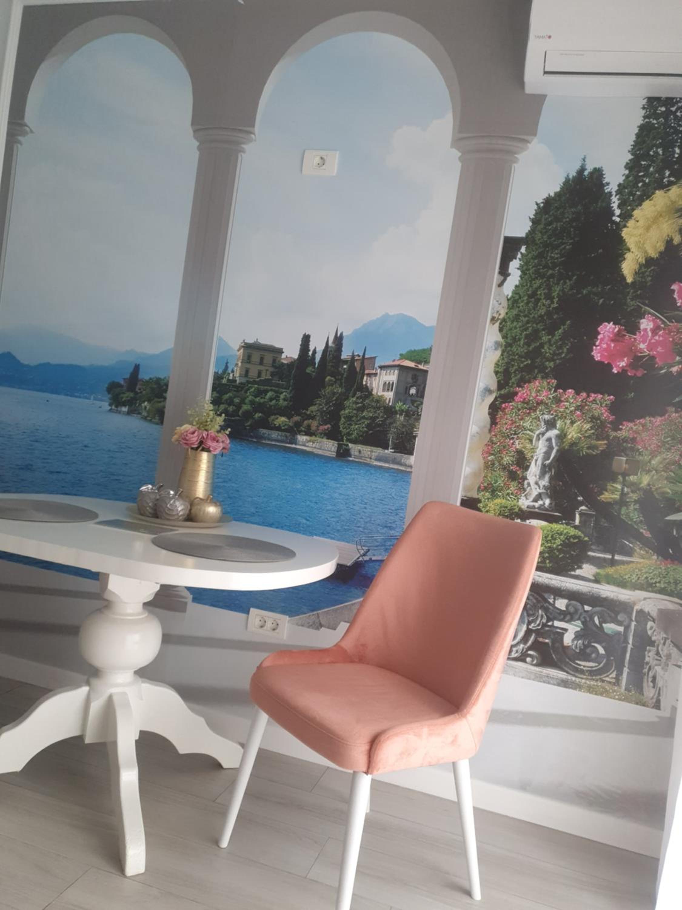 One-Bedroom Apartment - Photo 6