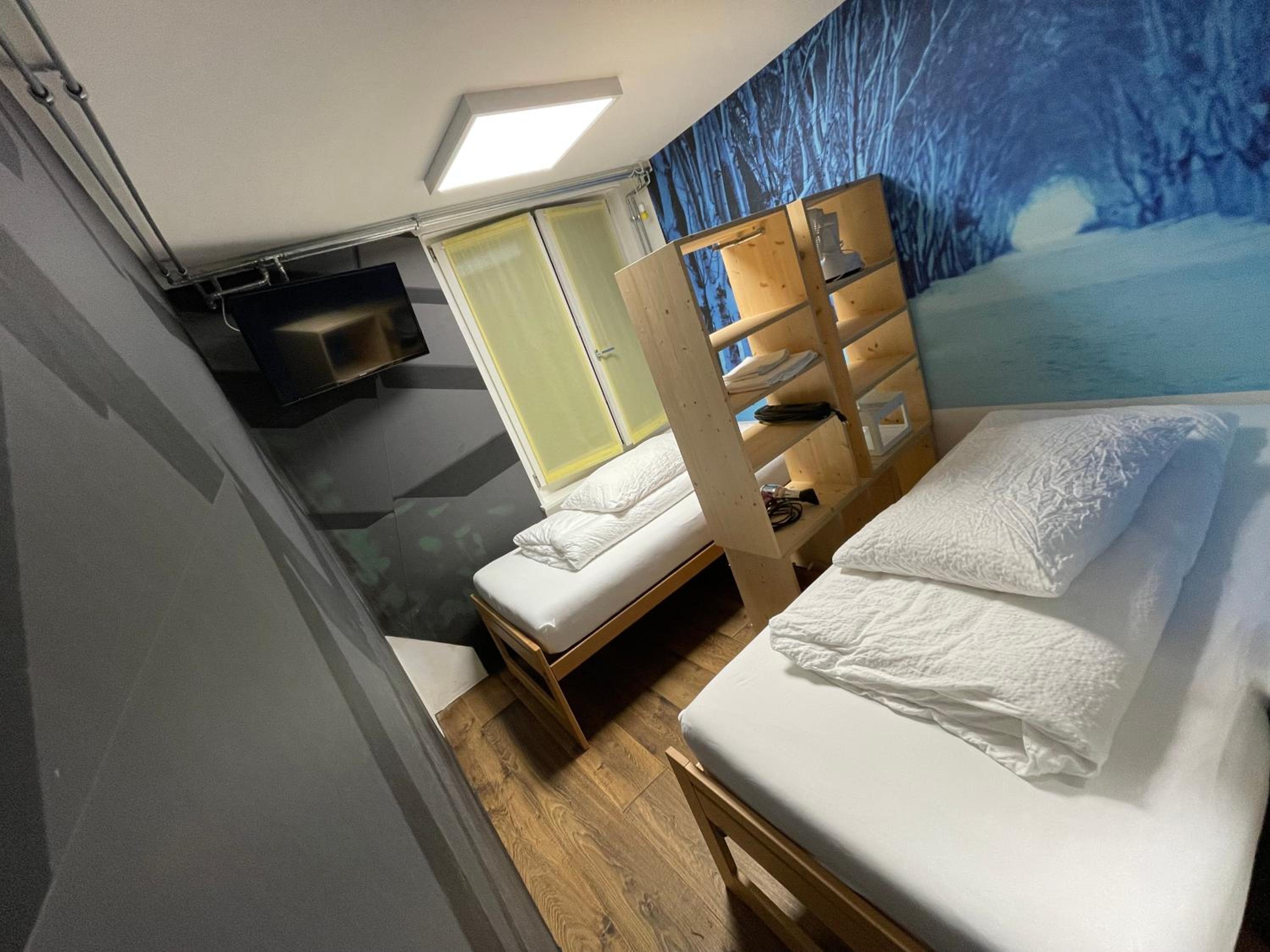 Budget Twin Room photo 2