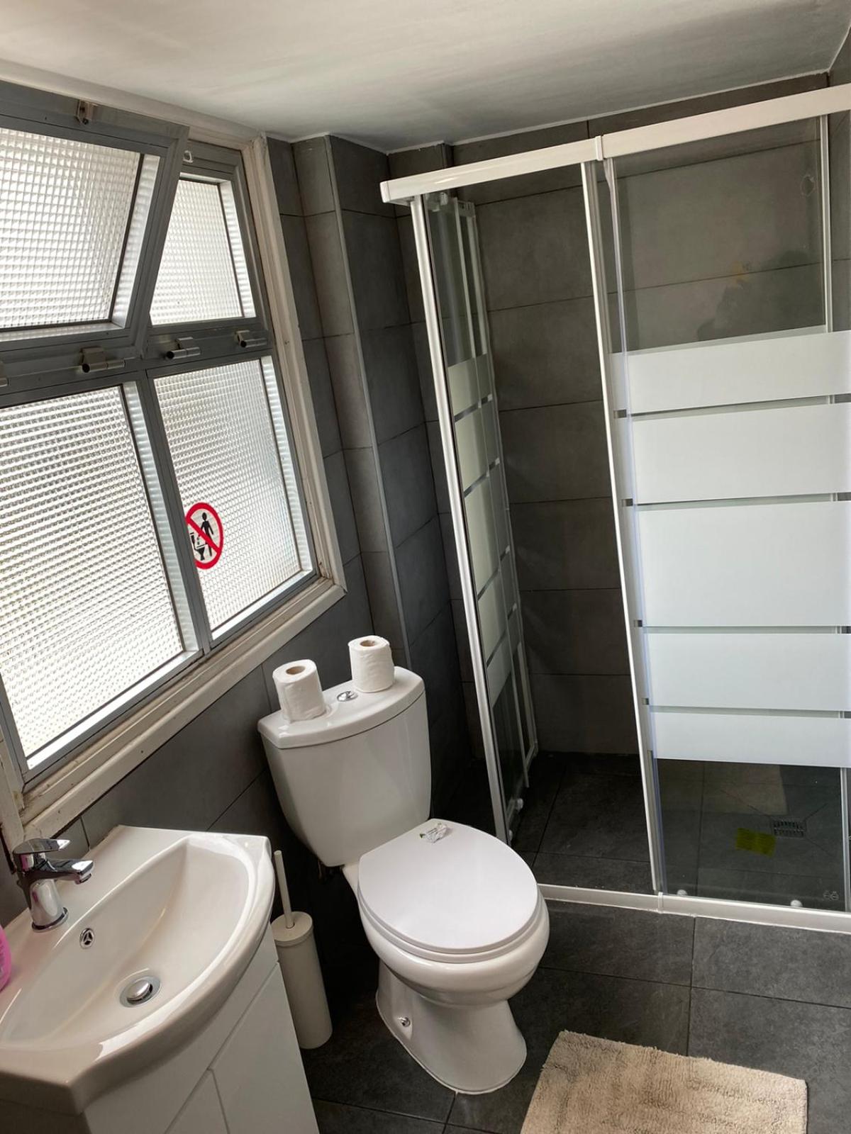 Single Room with Shared Bathroom