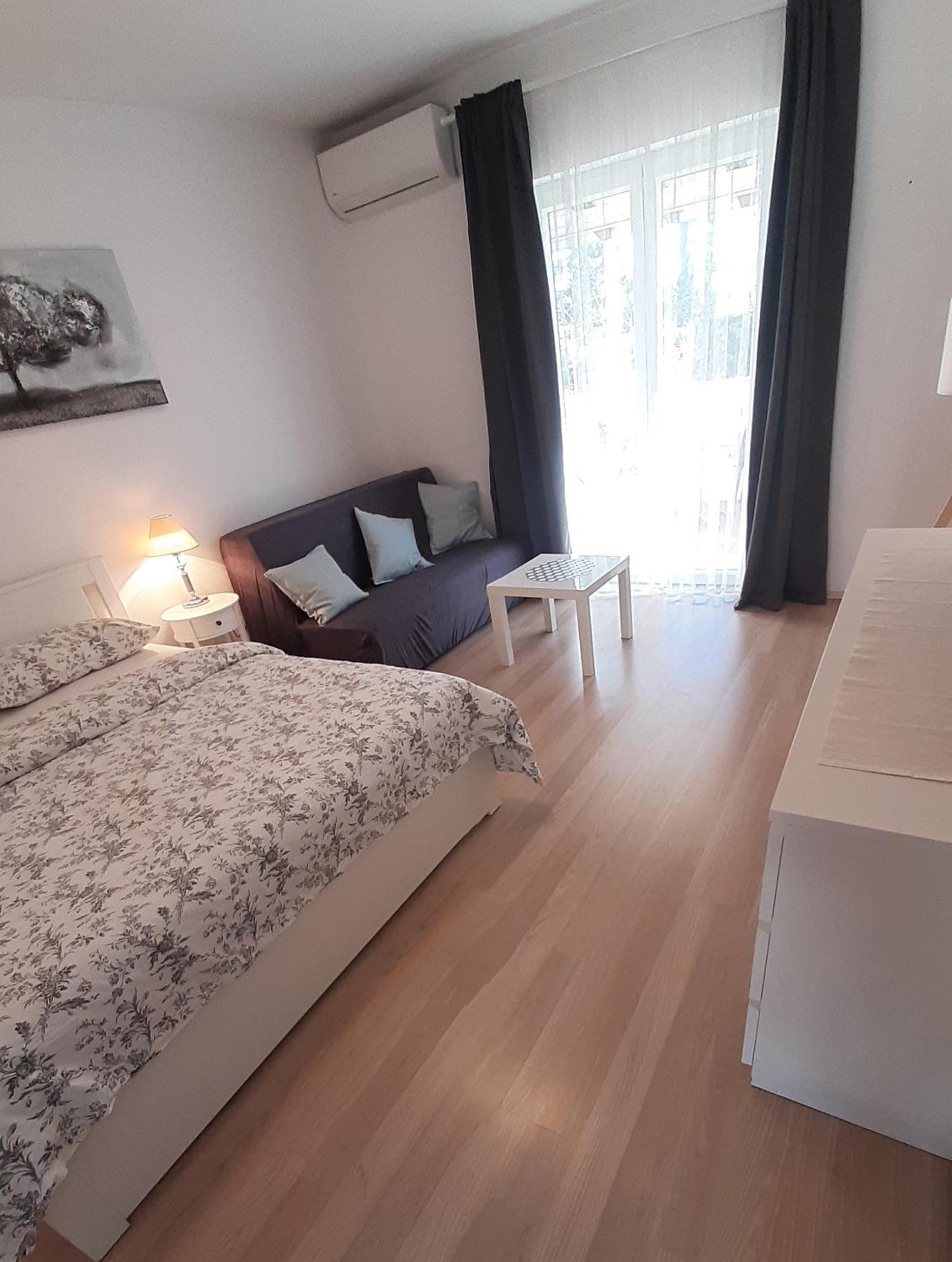 Apartment with Garden View - Photo 10