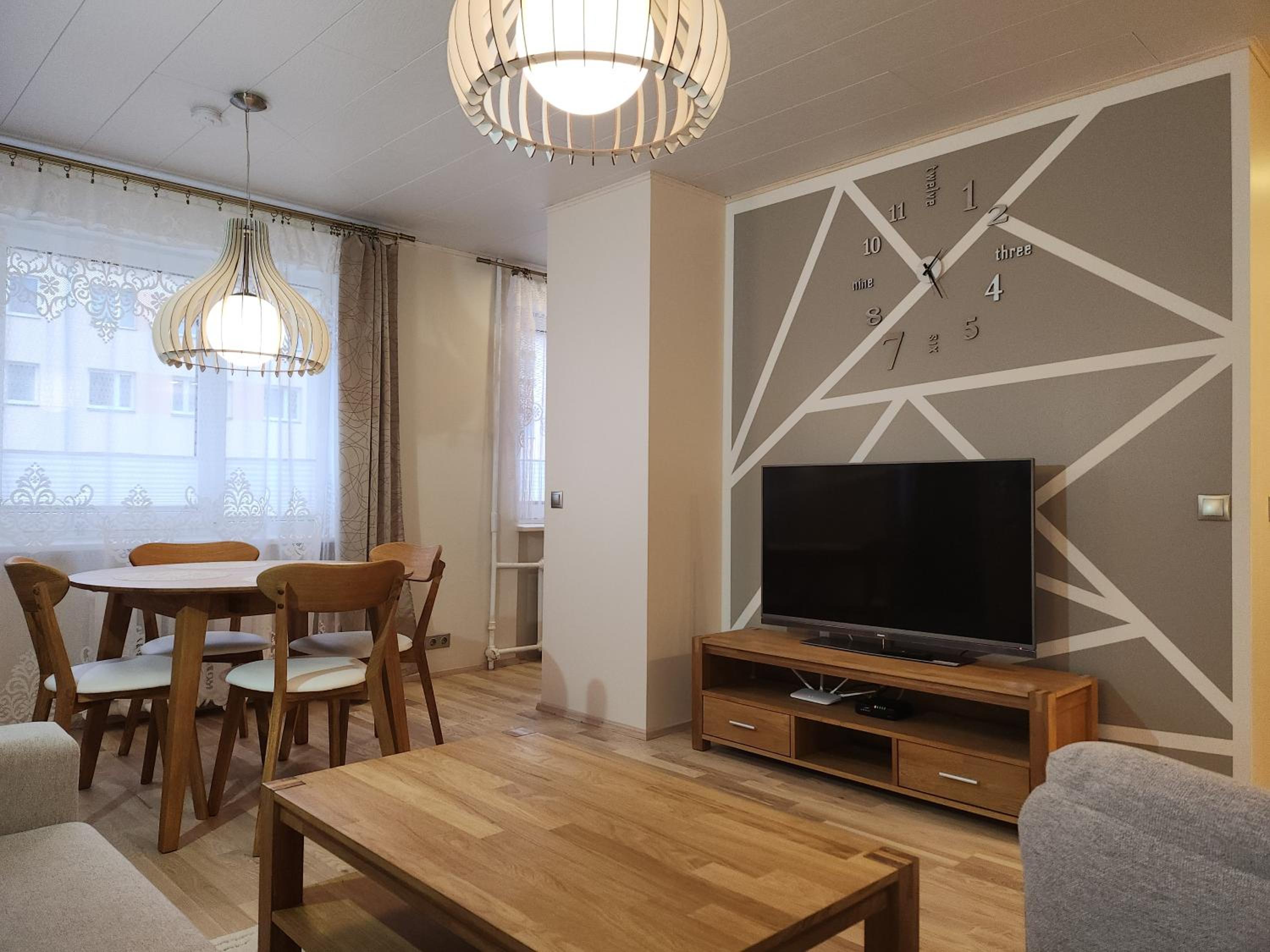 One-Bedroom Apartment - Photo 2
