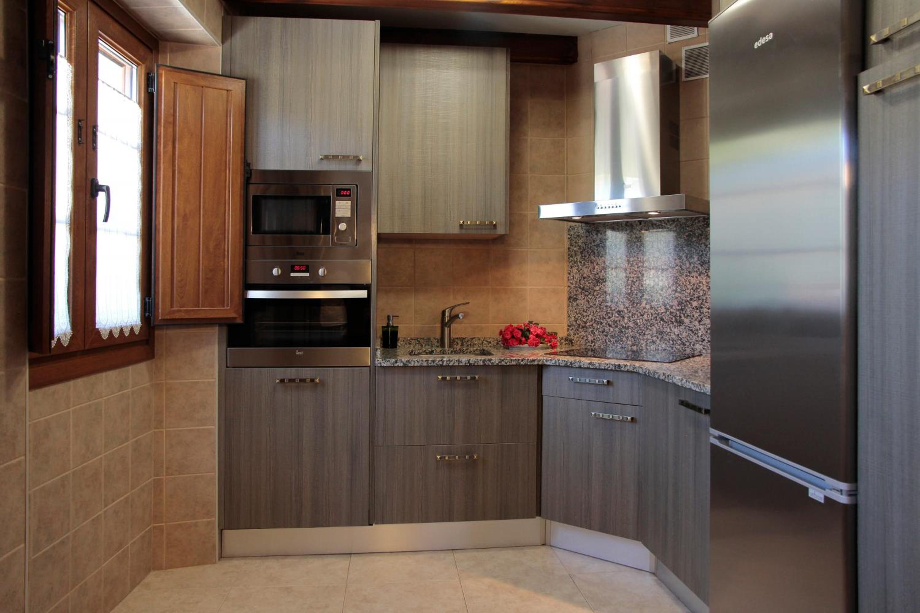 Three-Bedroom House photo 2