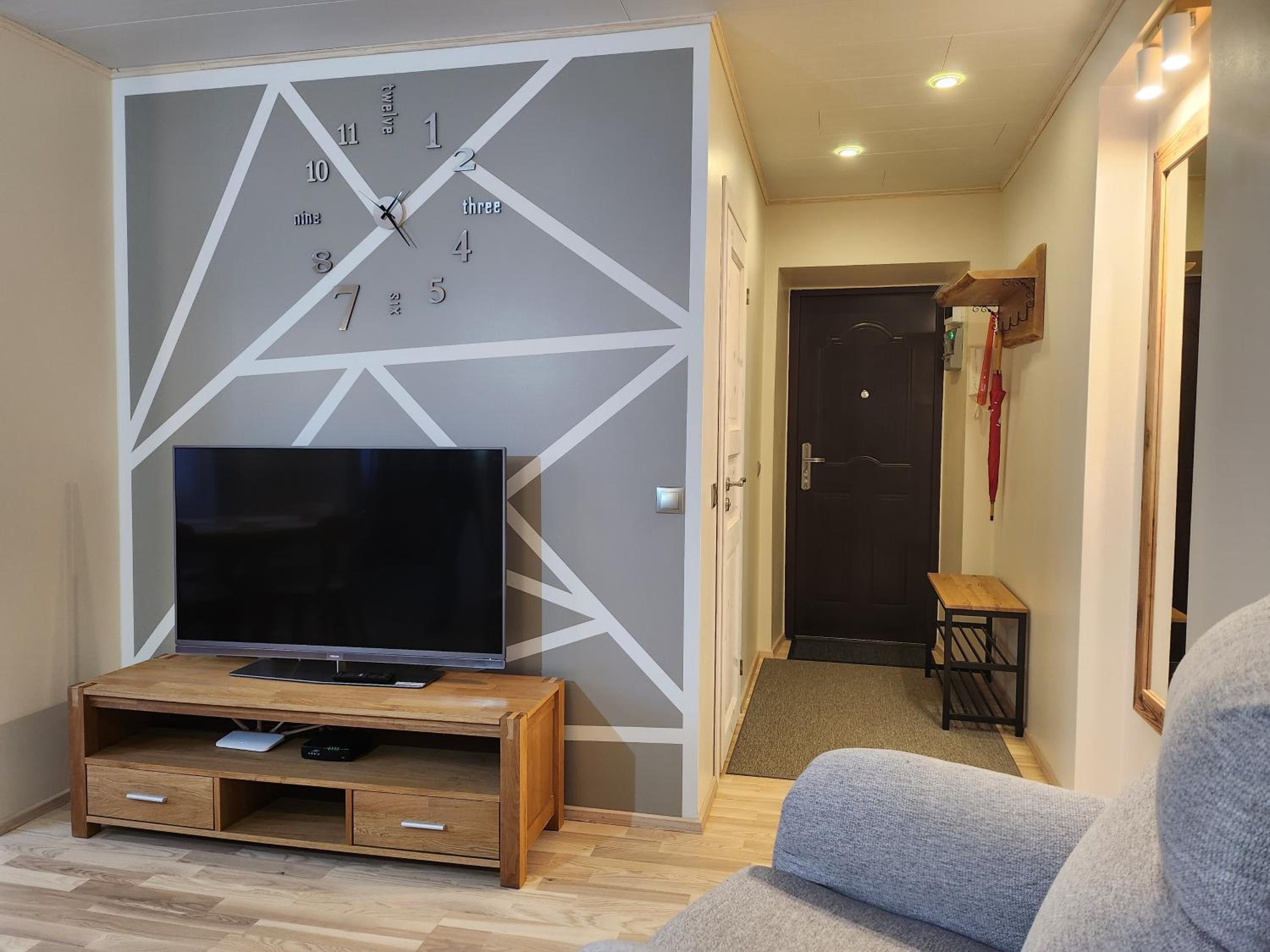 One-Bedroom Apartment - Photo 11