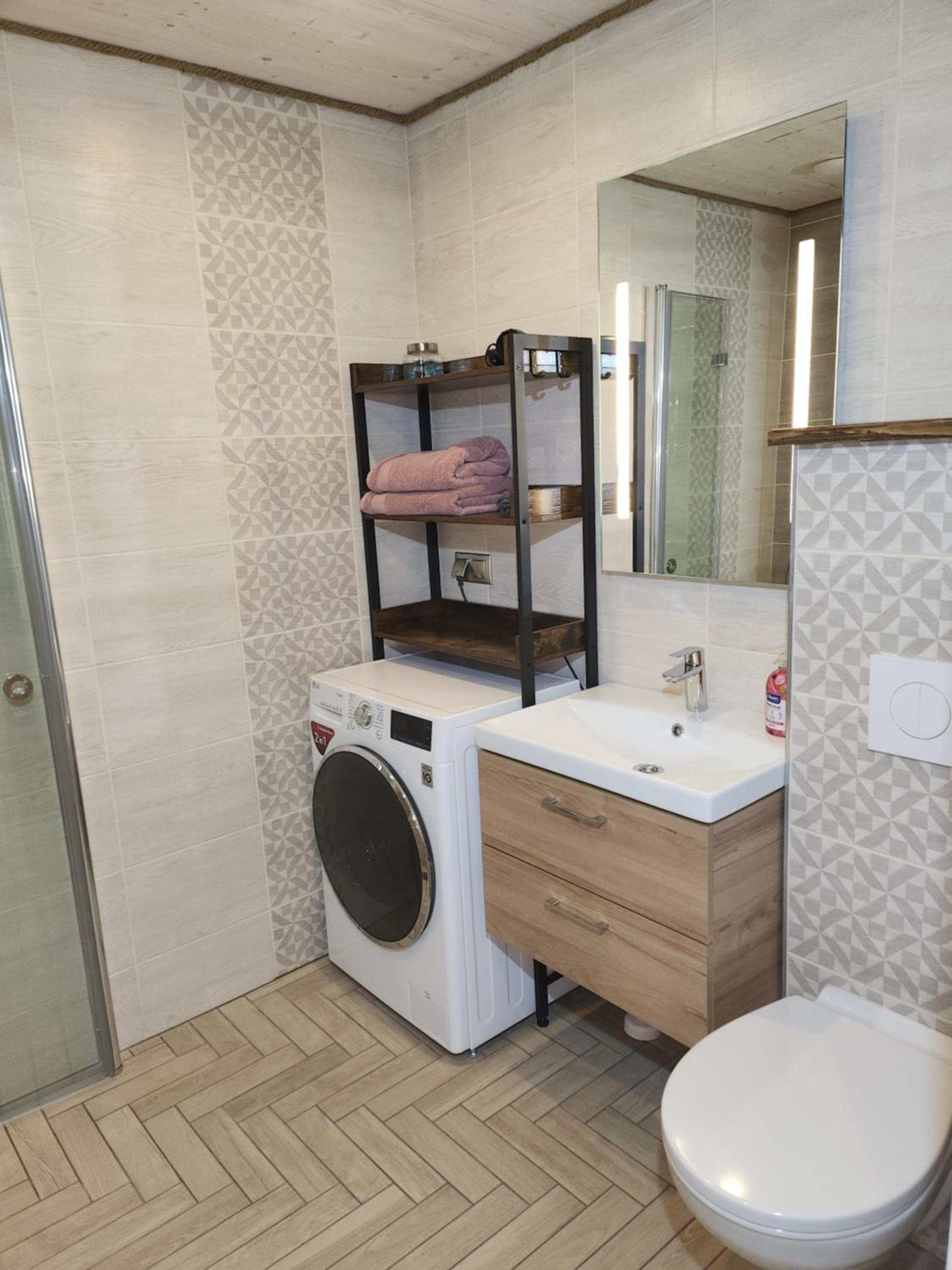 One-Bedroom Apartment - Photo 14