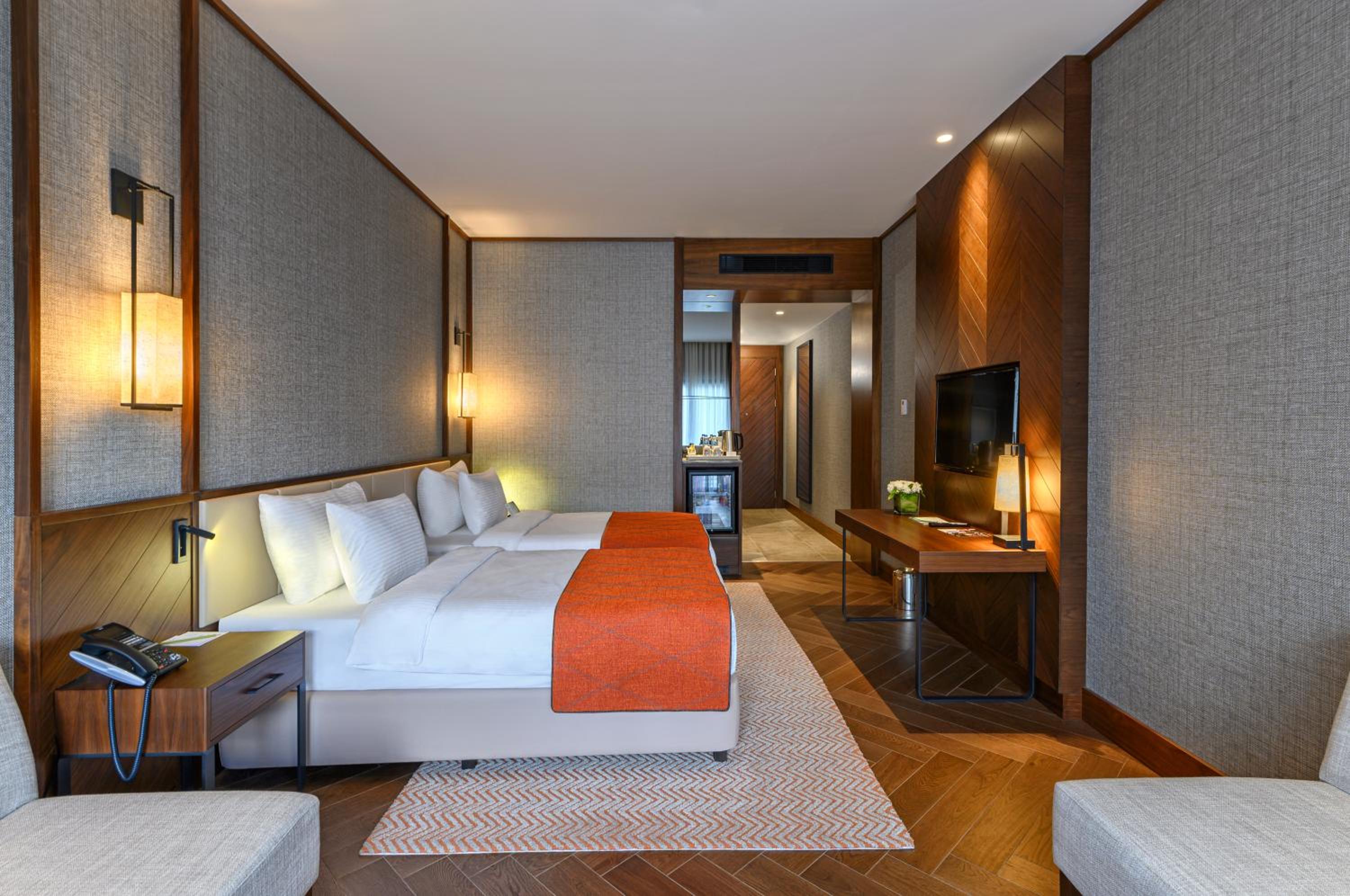 Deluxe Room with 2 Single Beds, Courtyard View