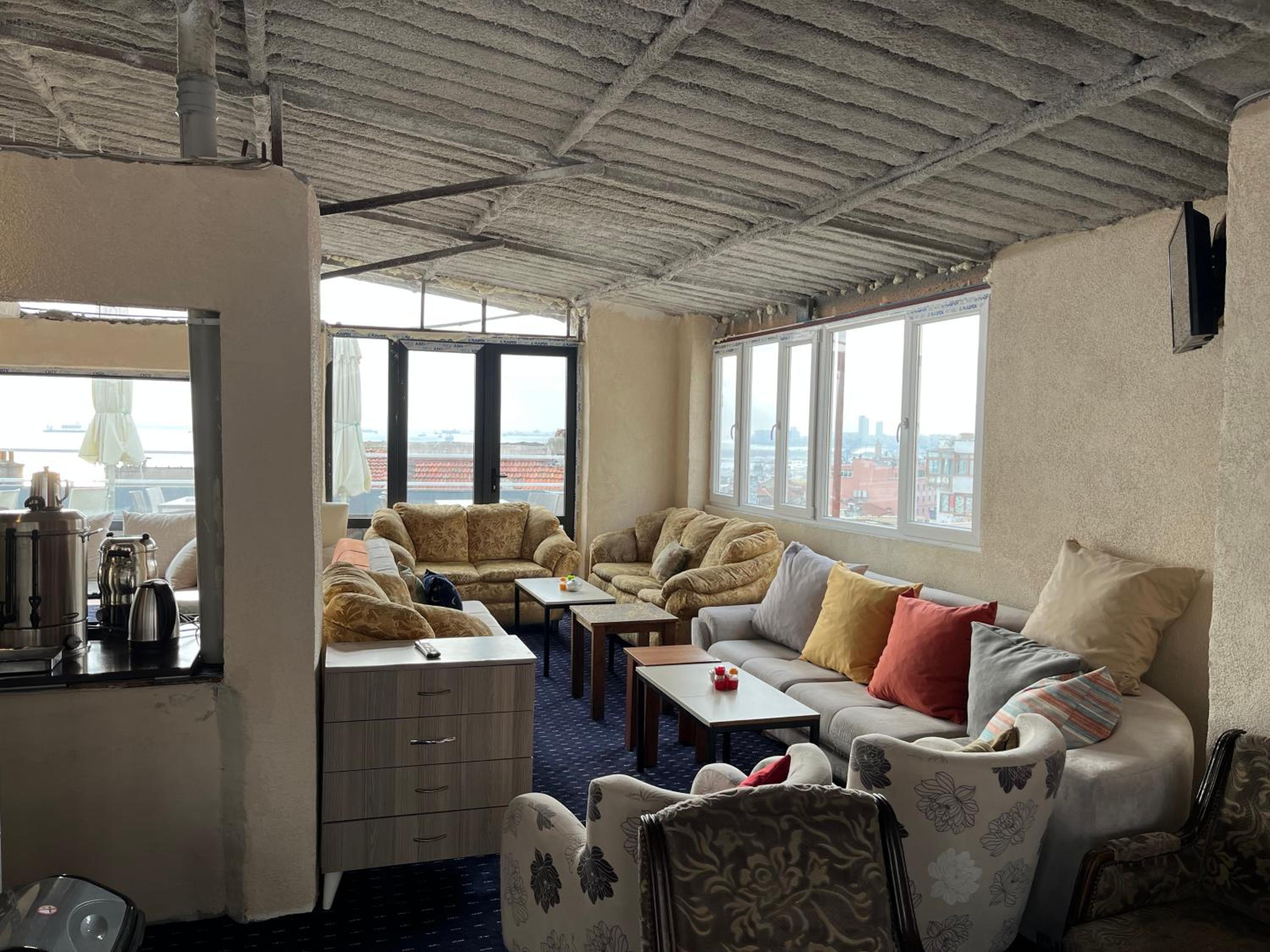 Family Room photo 3