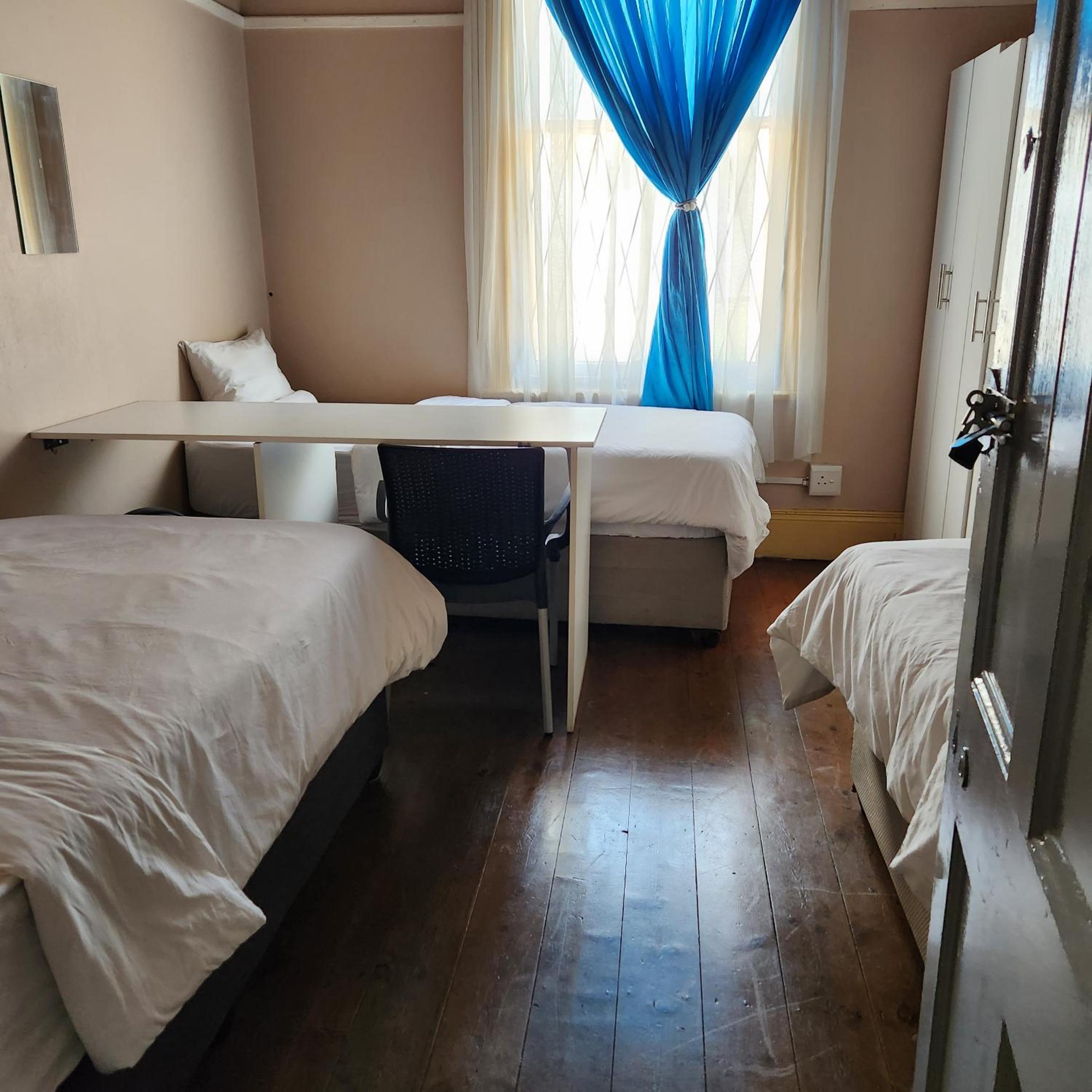 Basic Triple Room photo 2