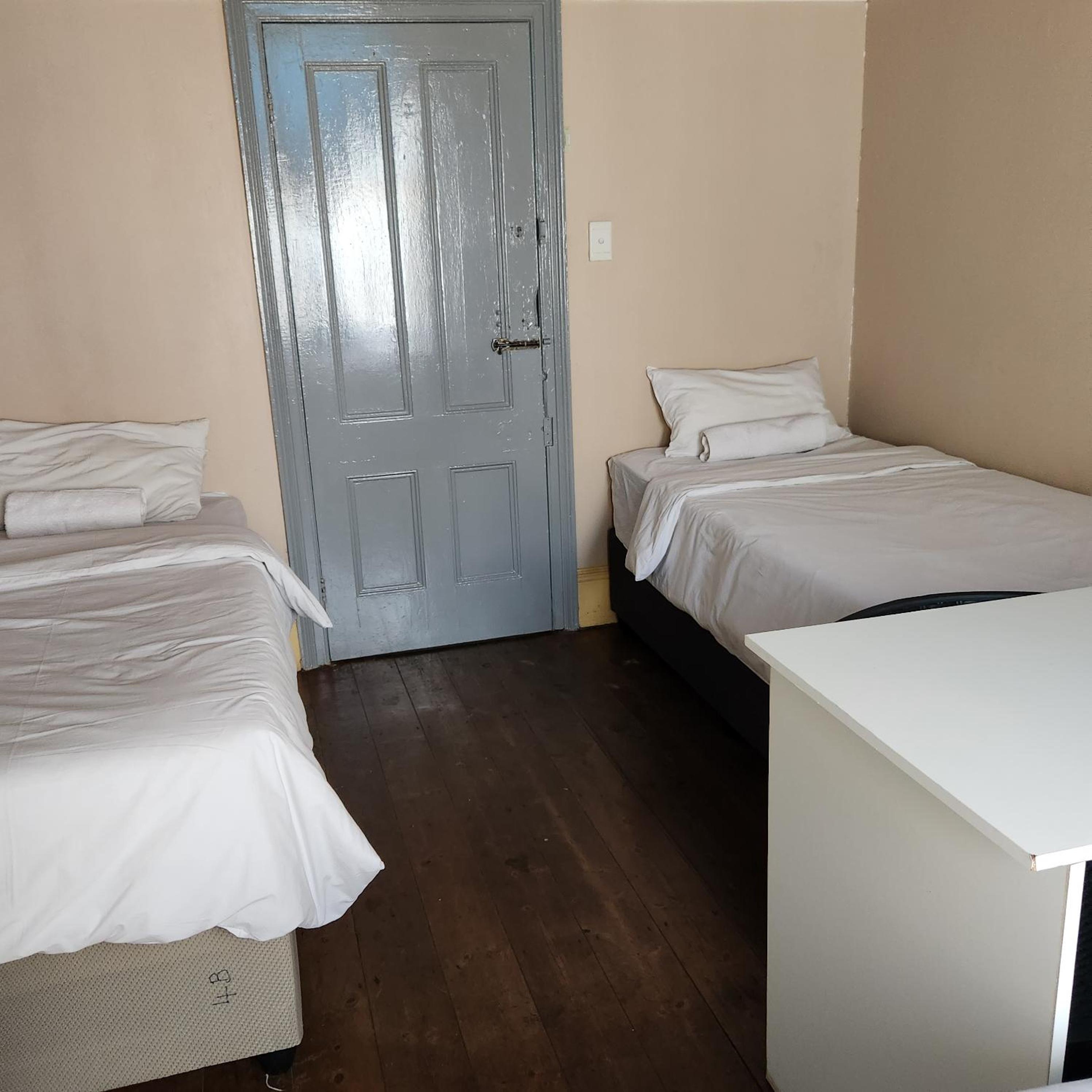 Basic Triple Room photo 3