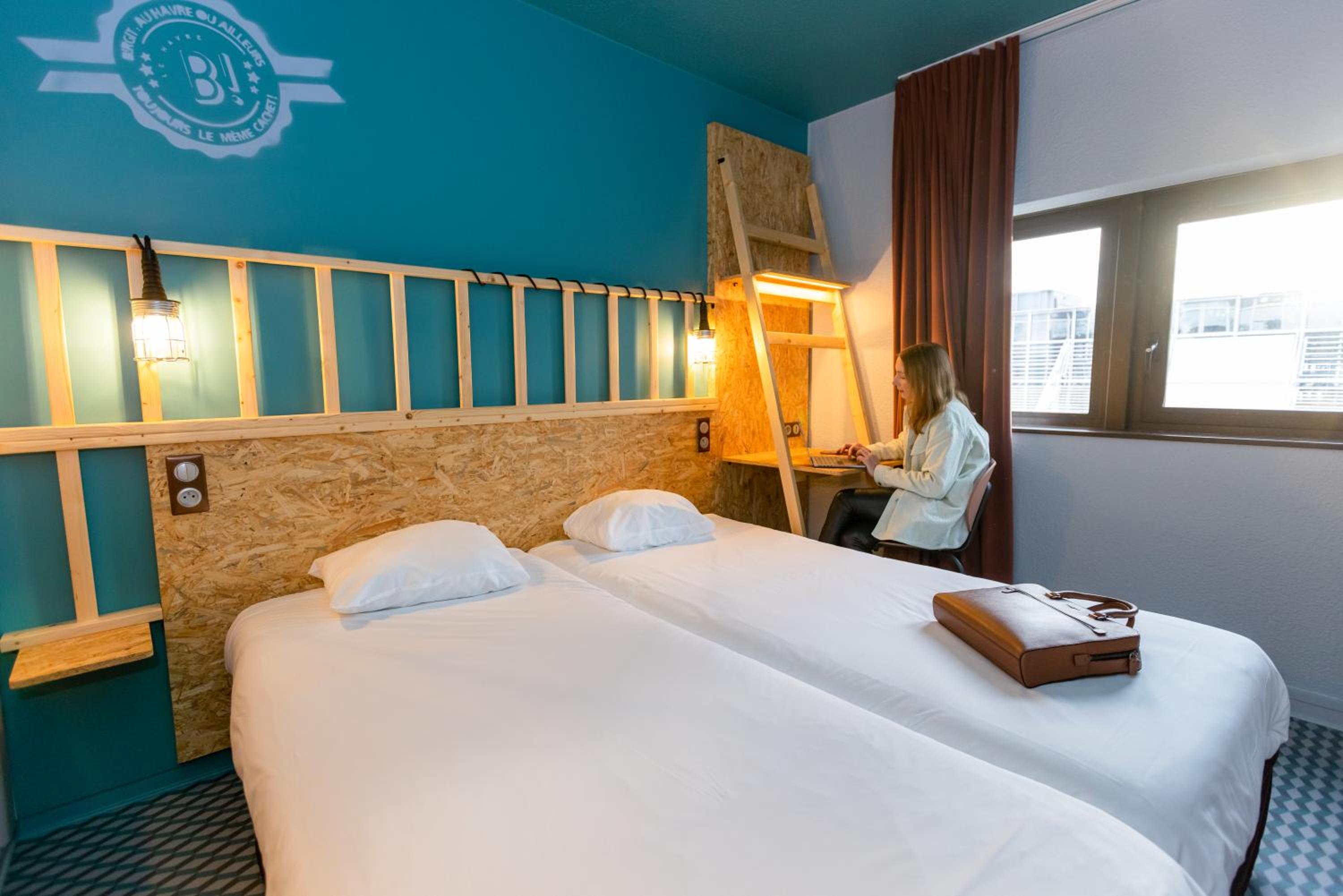 Twin Room - Photo 2