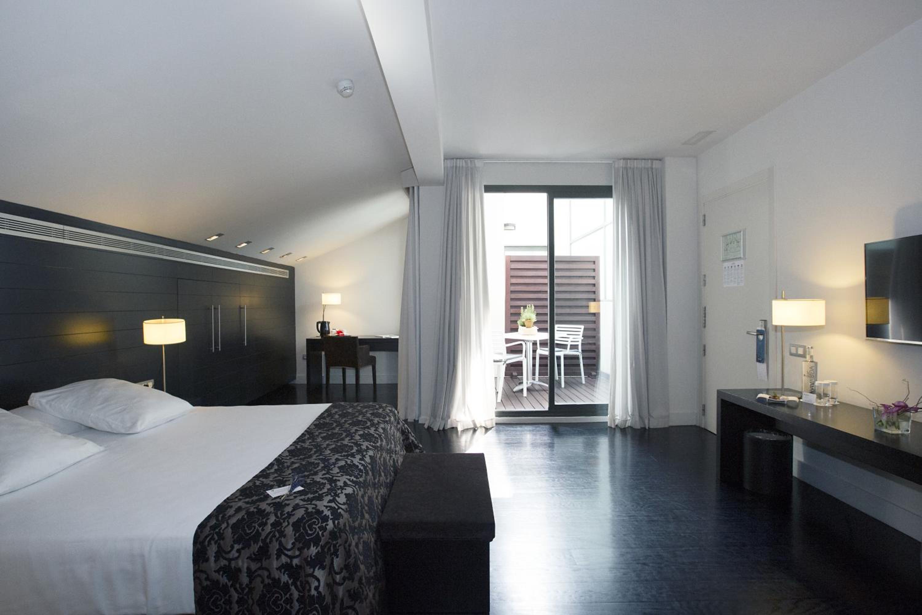 Deluxe Double Room - Photo 3