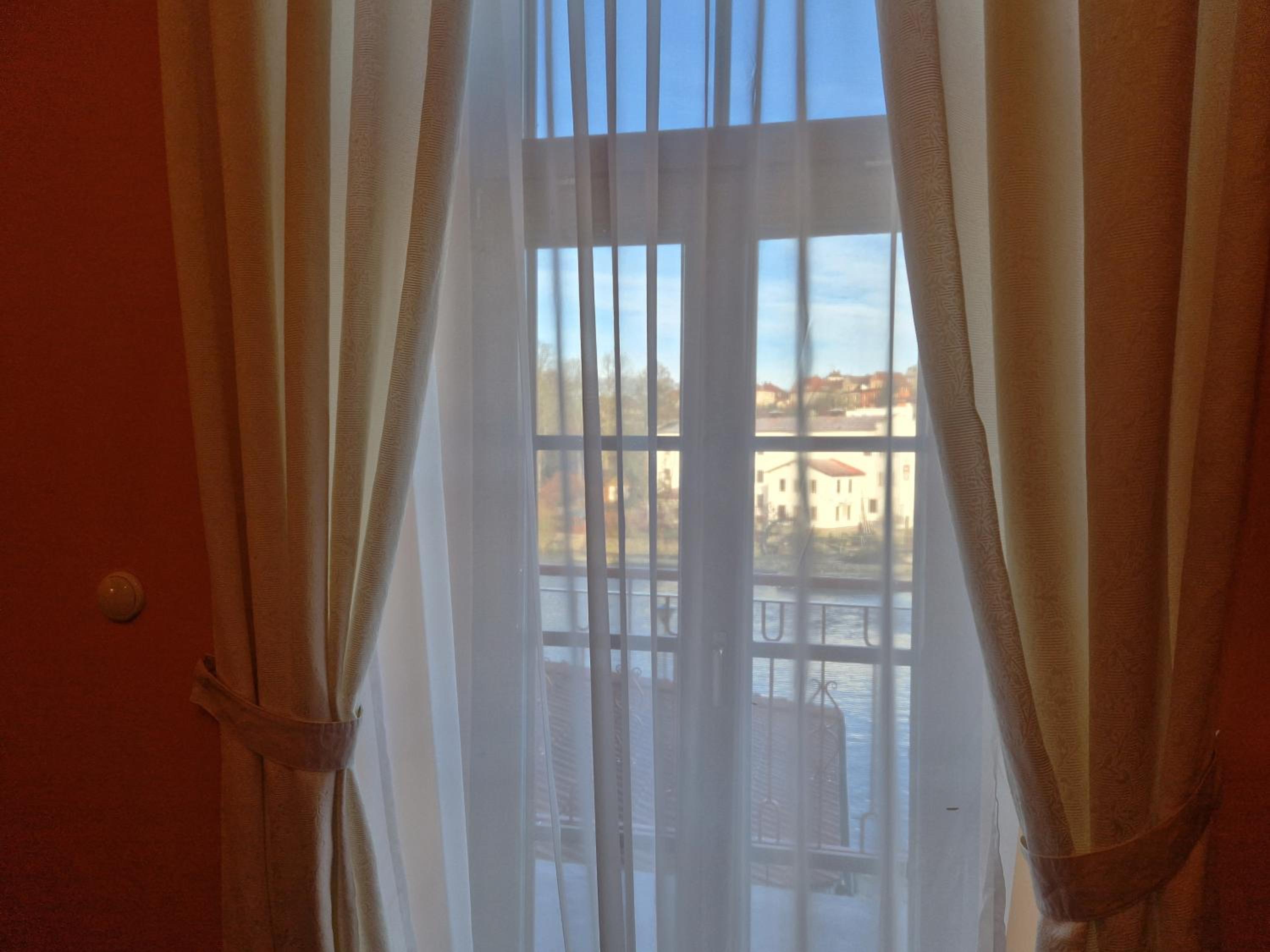 Double Room with River View - Photo 9