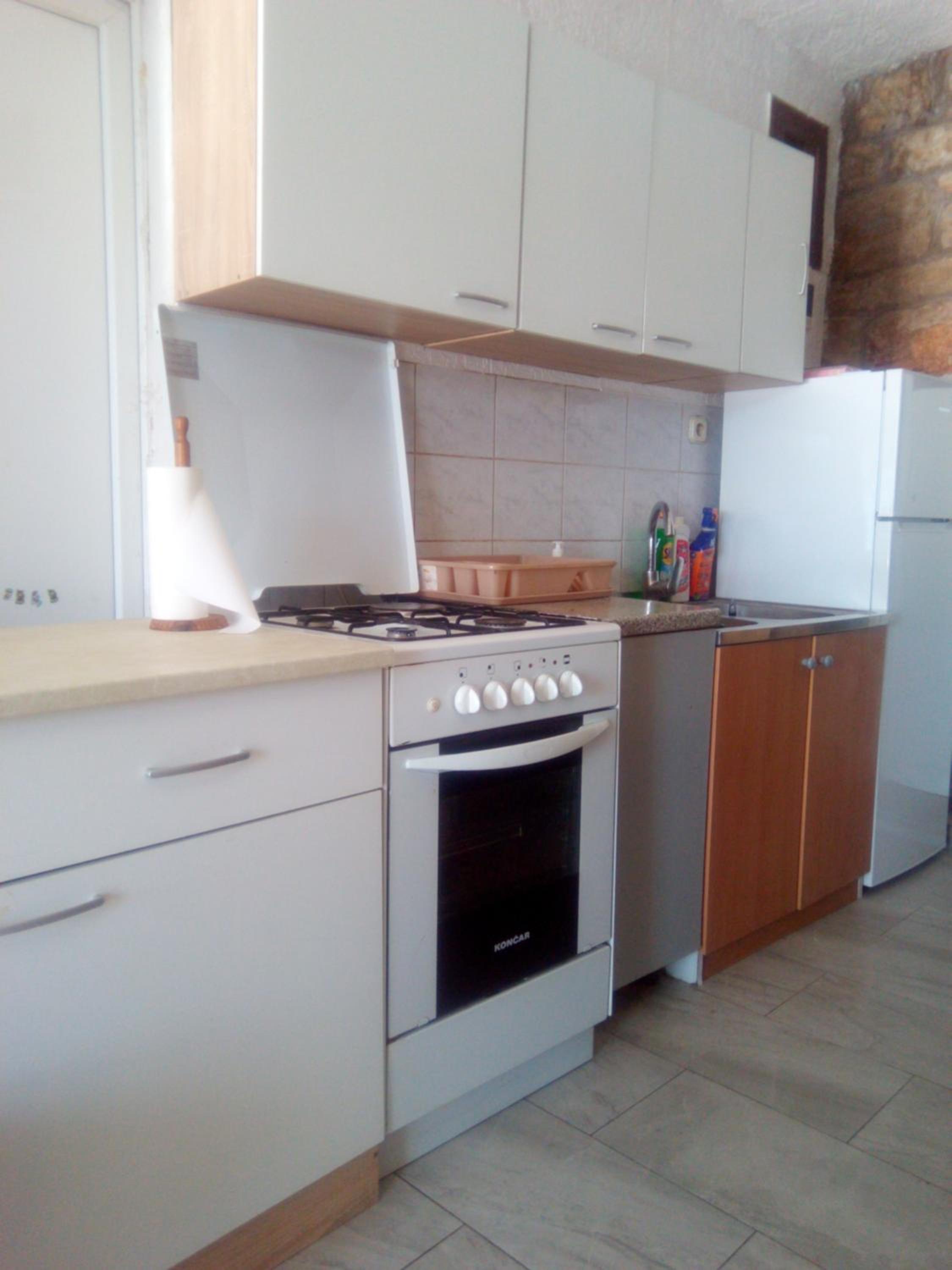 Apartment photo 2