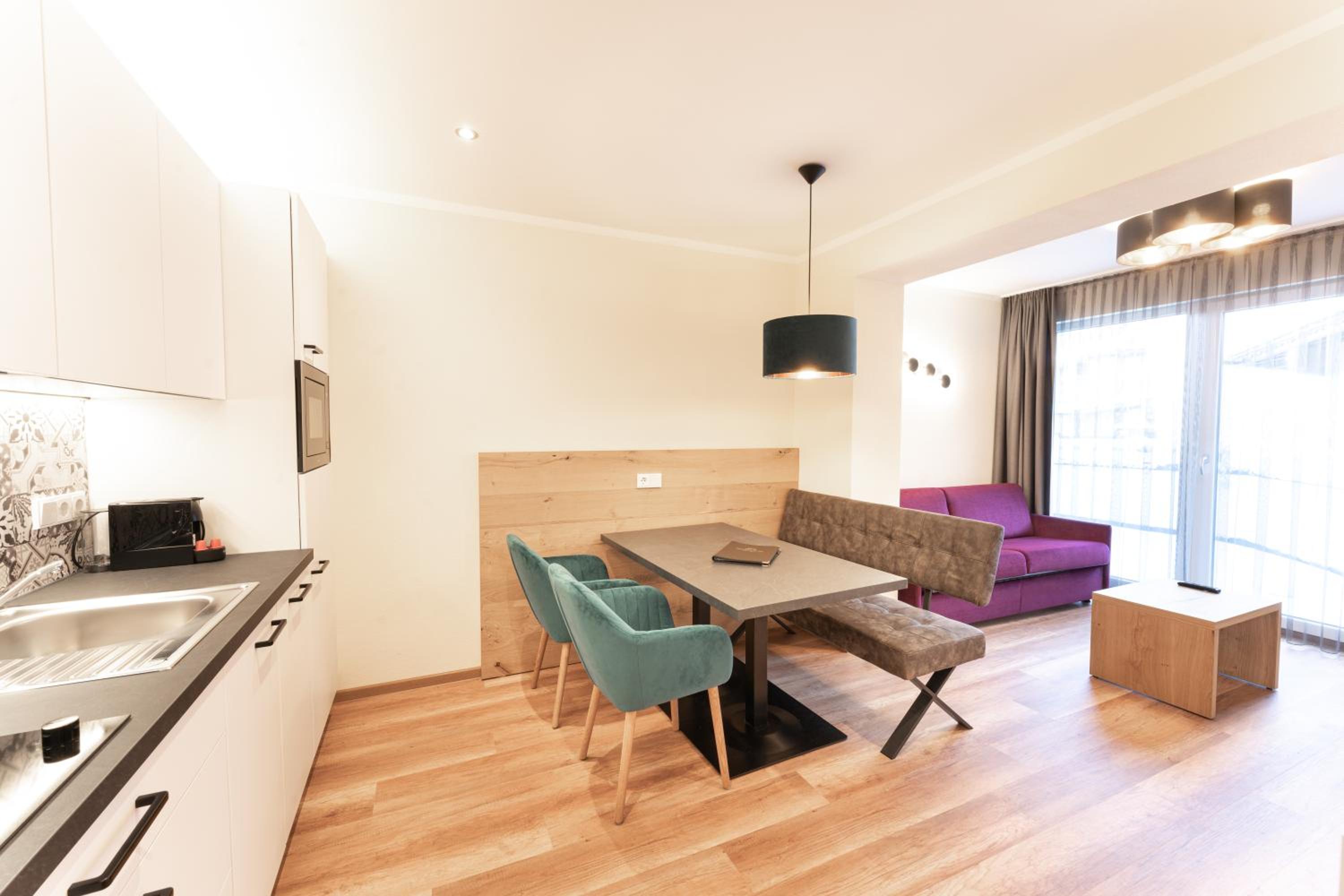 Apartment with Balcony - Photo 14