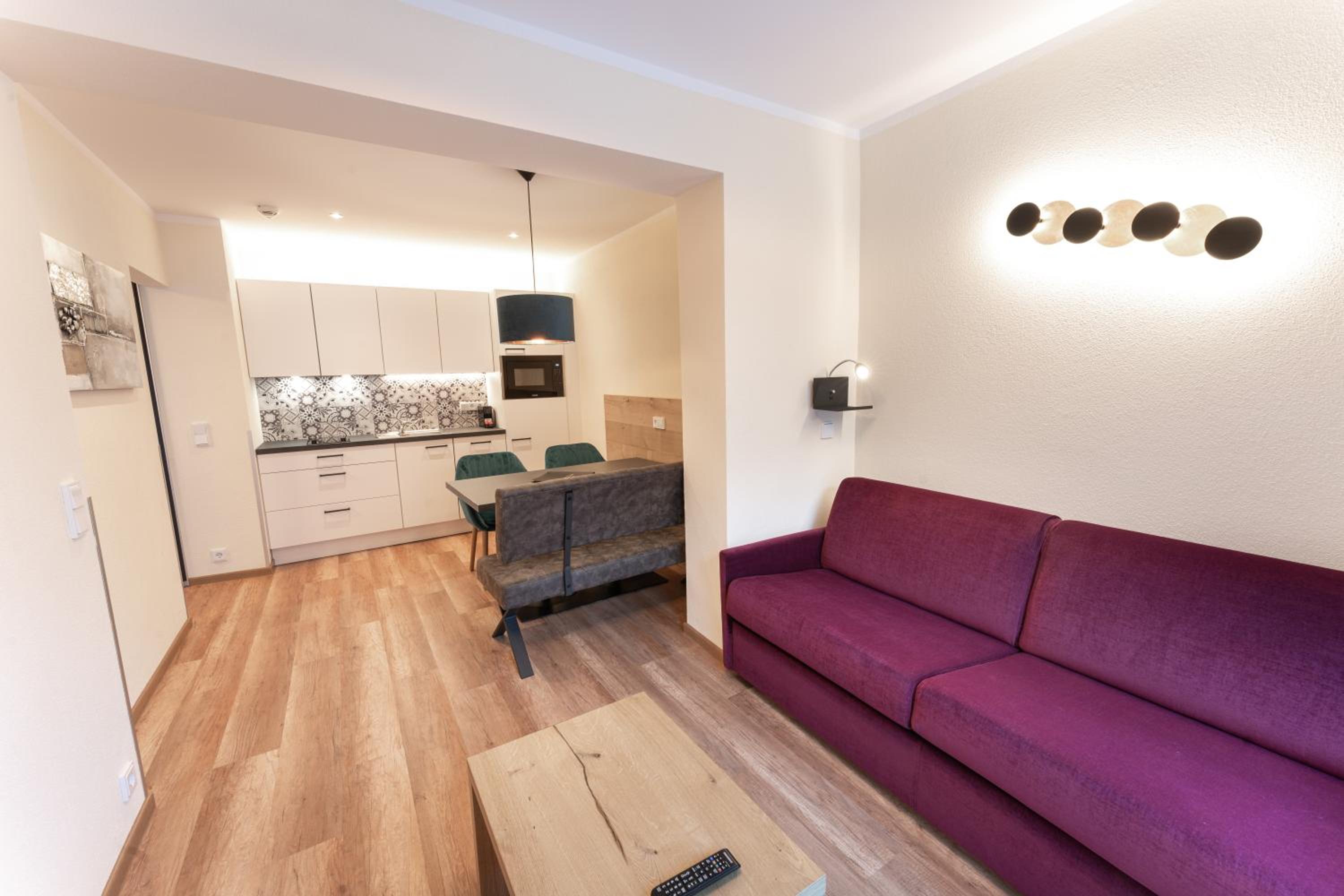 Apartment with Balcony - Photo 7