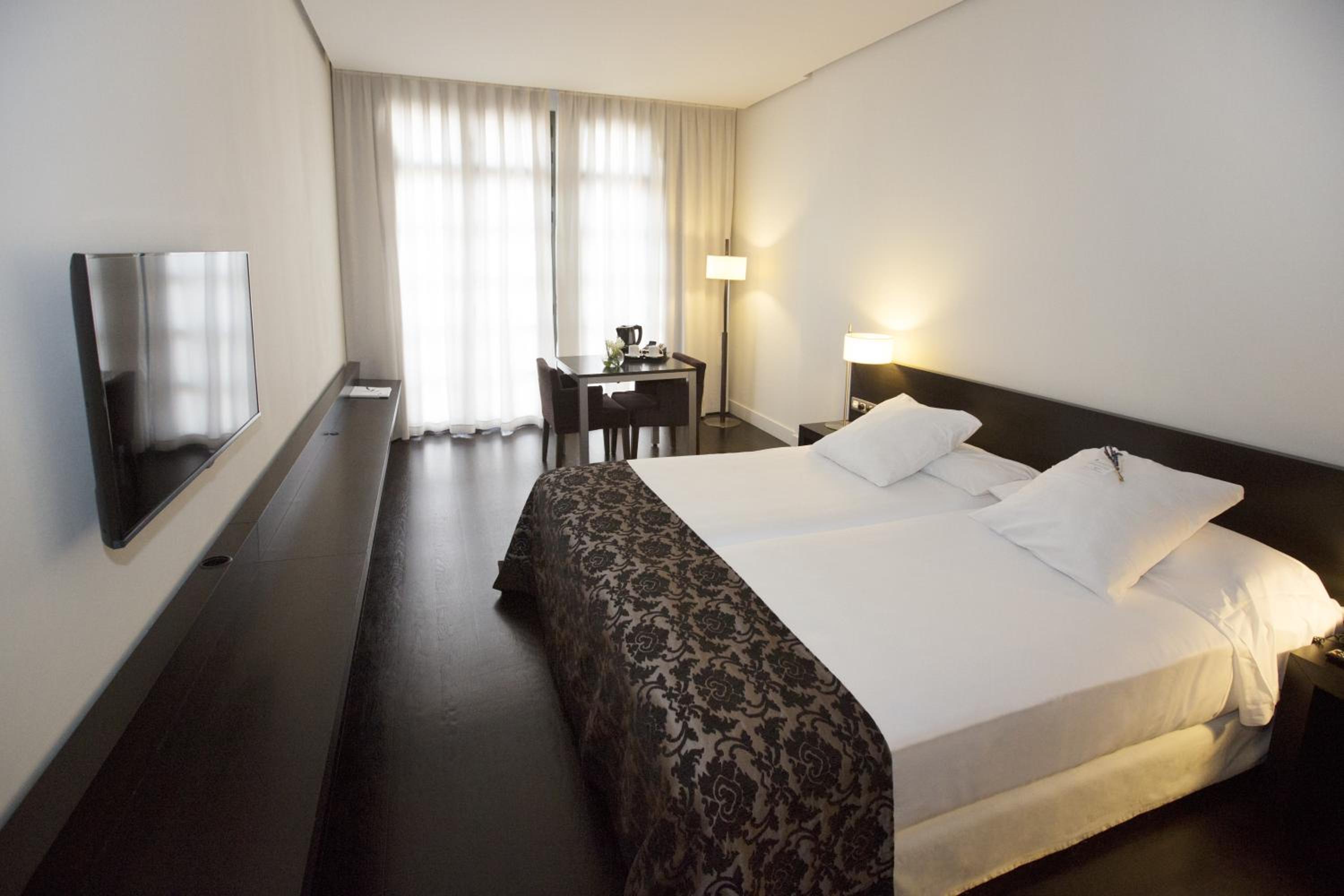 Deluxe Double Room - Photo 8
