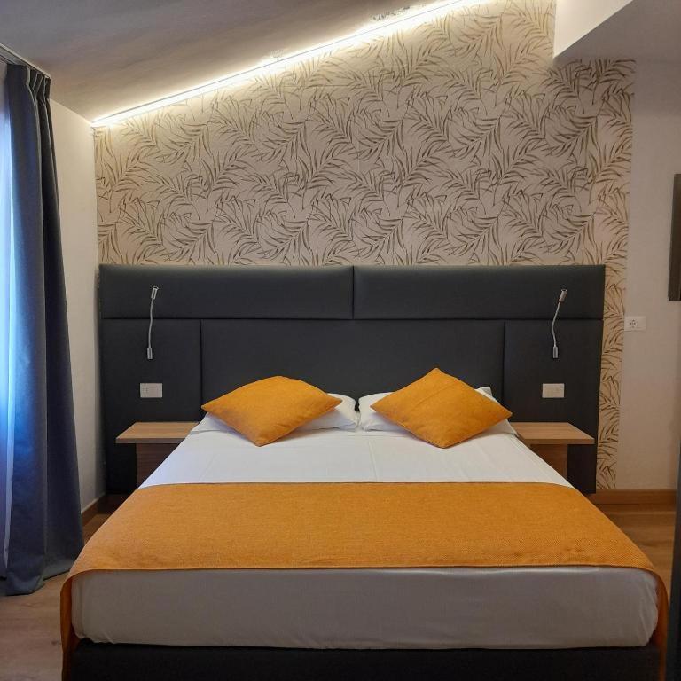 Standard Double or Twin Room photo 2
