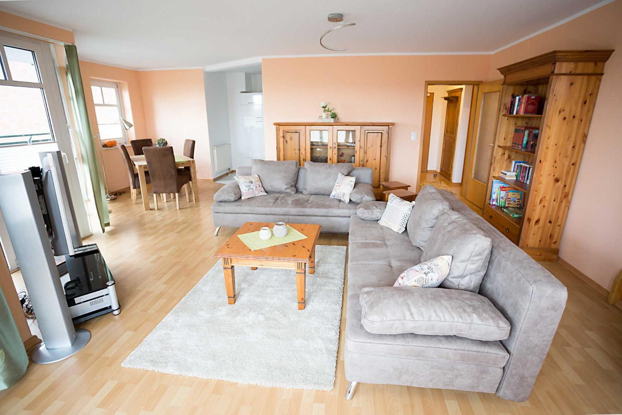 Family Room with Lake View photo 1