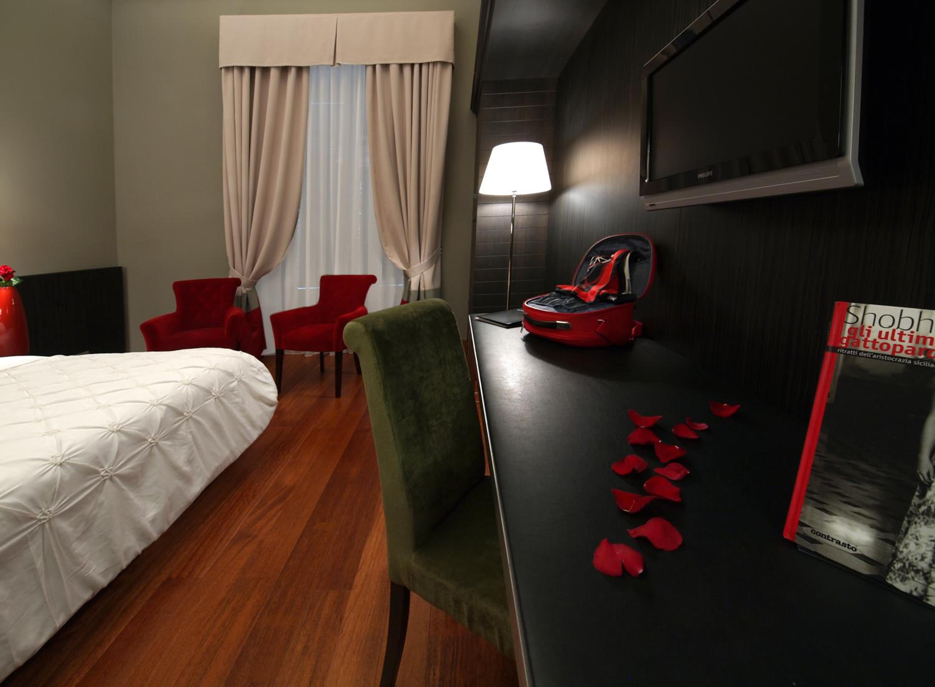 Superior Double or Twin Room - Photo 14