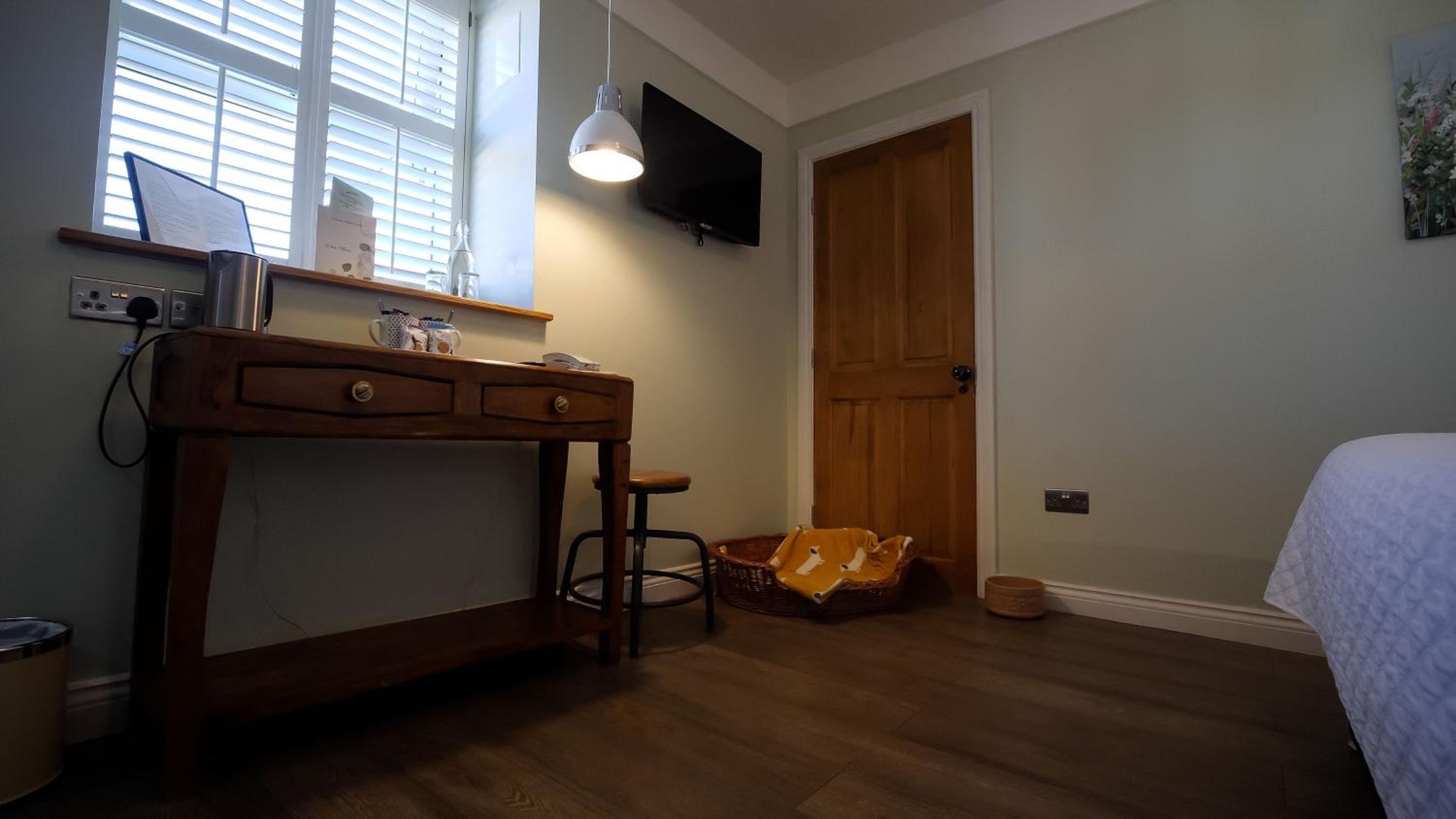 Columba (Twin Bed) with Sofa Bed, Bath with Overhead Shower photo 2