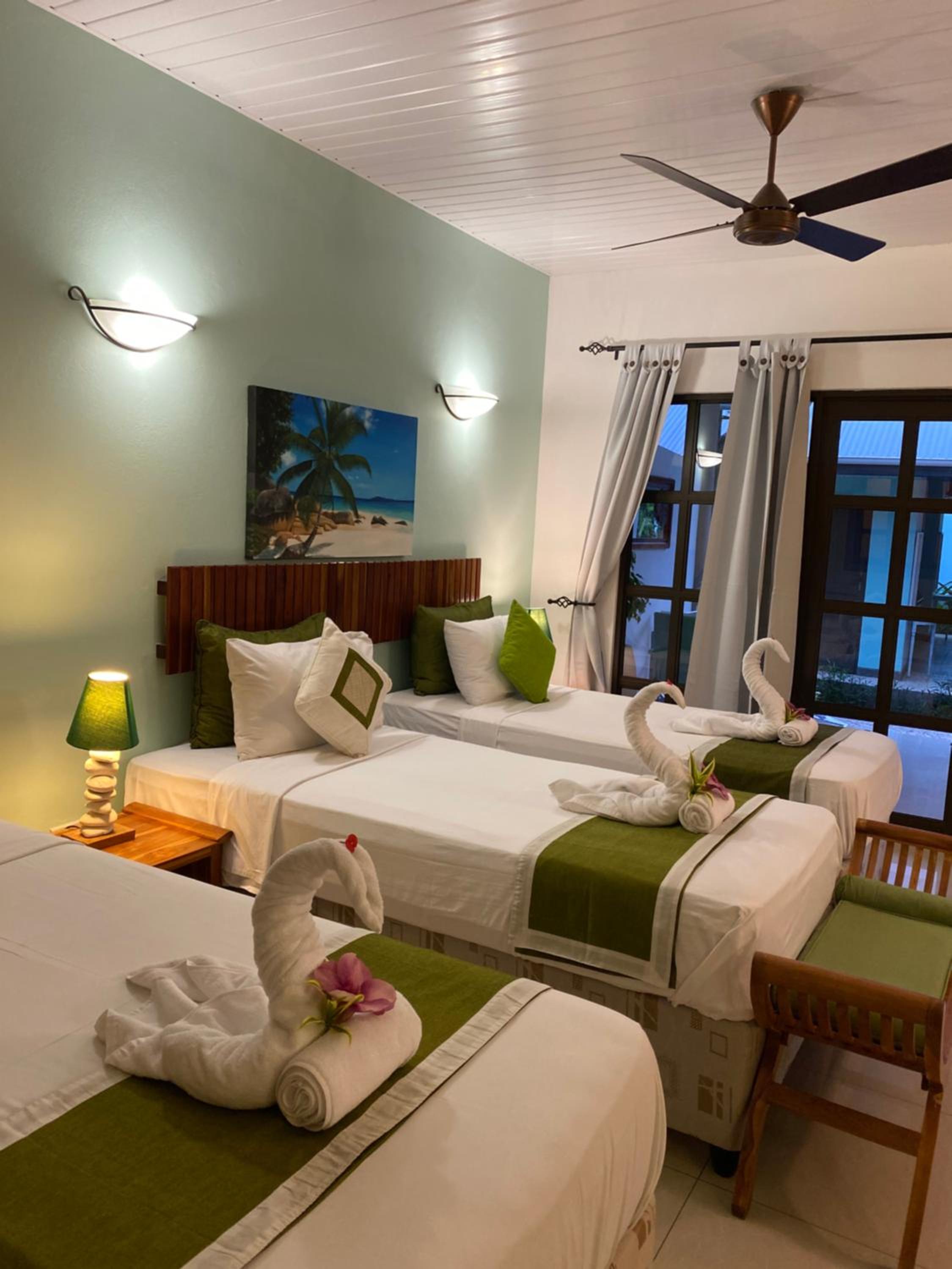 Triple Room with Terrace photo 2