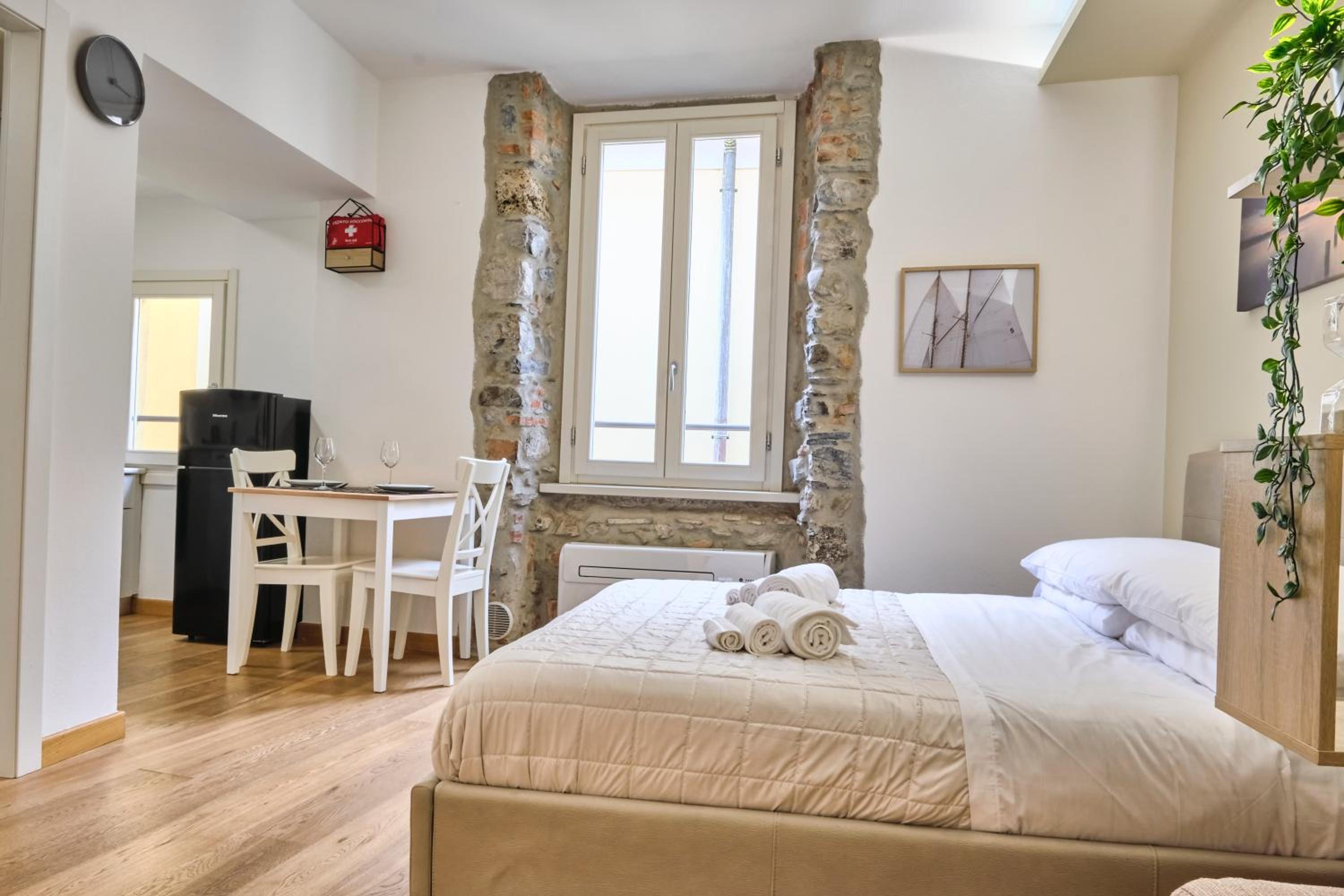One-Bedroom Apartment - Photo 20