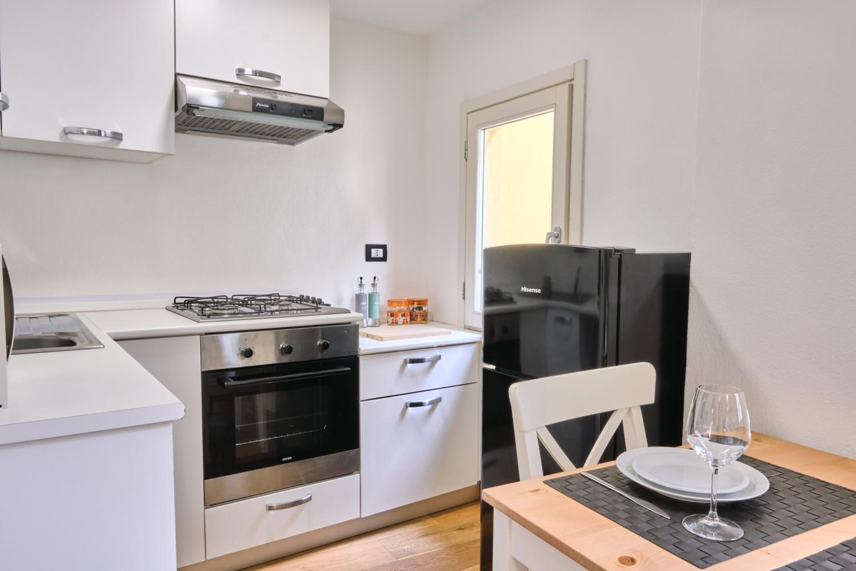 One-Bedroom Apartment - Photo 12