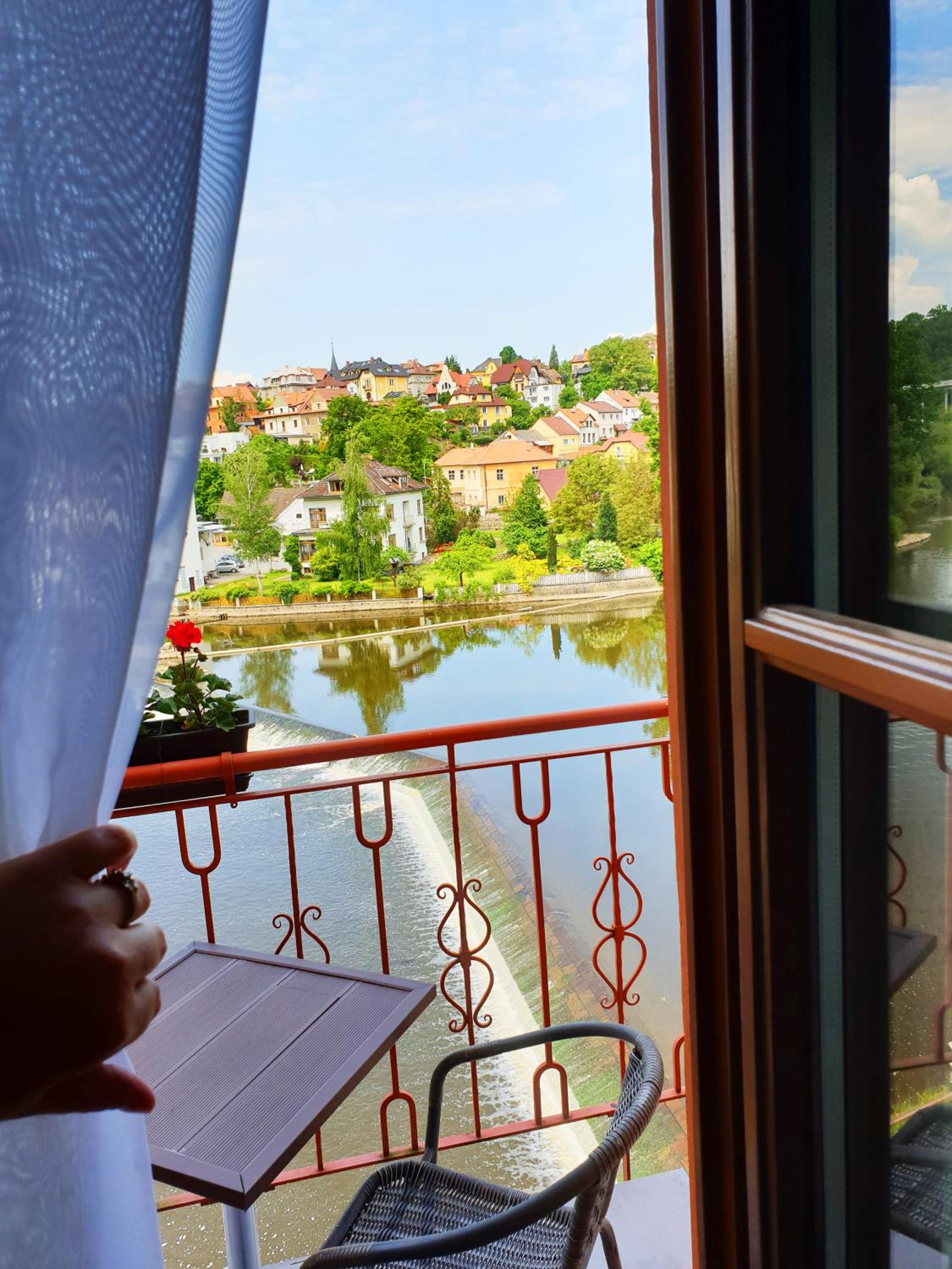 Double Room with River View - Photo 7