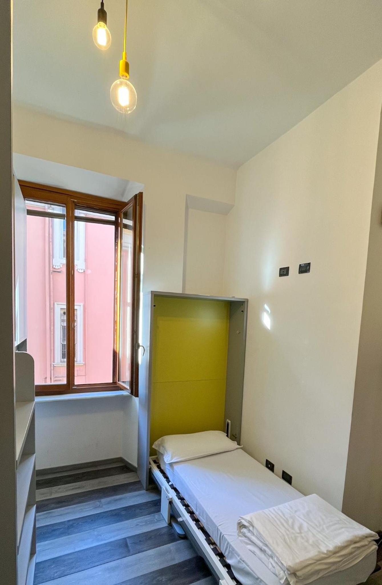 Single Bed in Mixed Dormitory Room photo 1