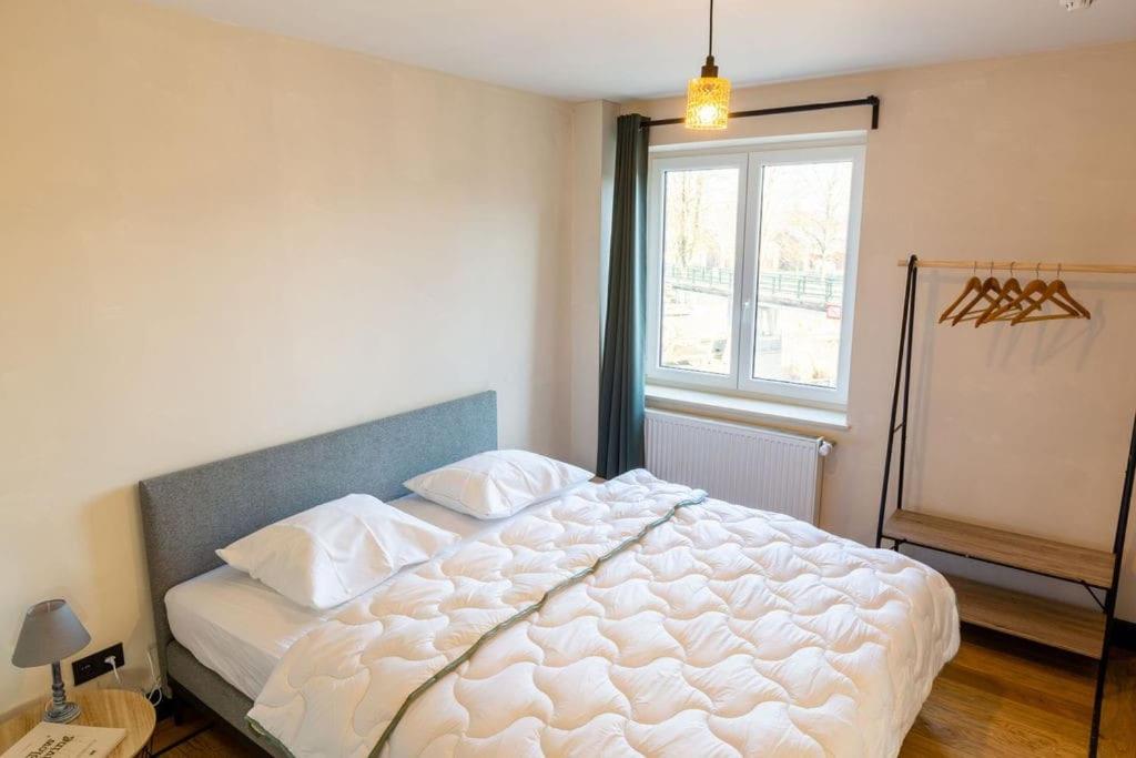 Five-Bedroom House photo 2