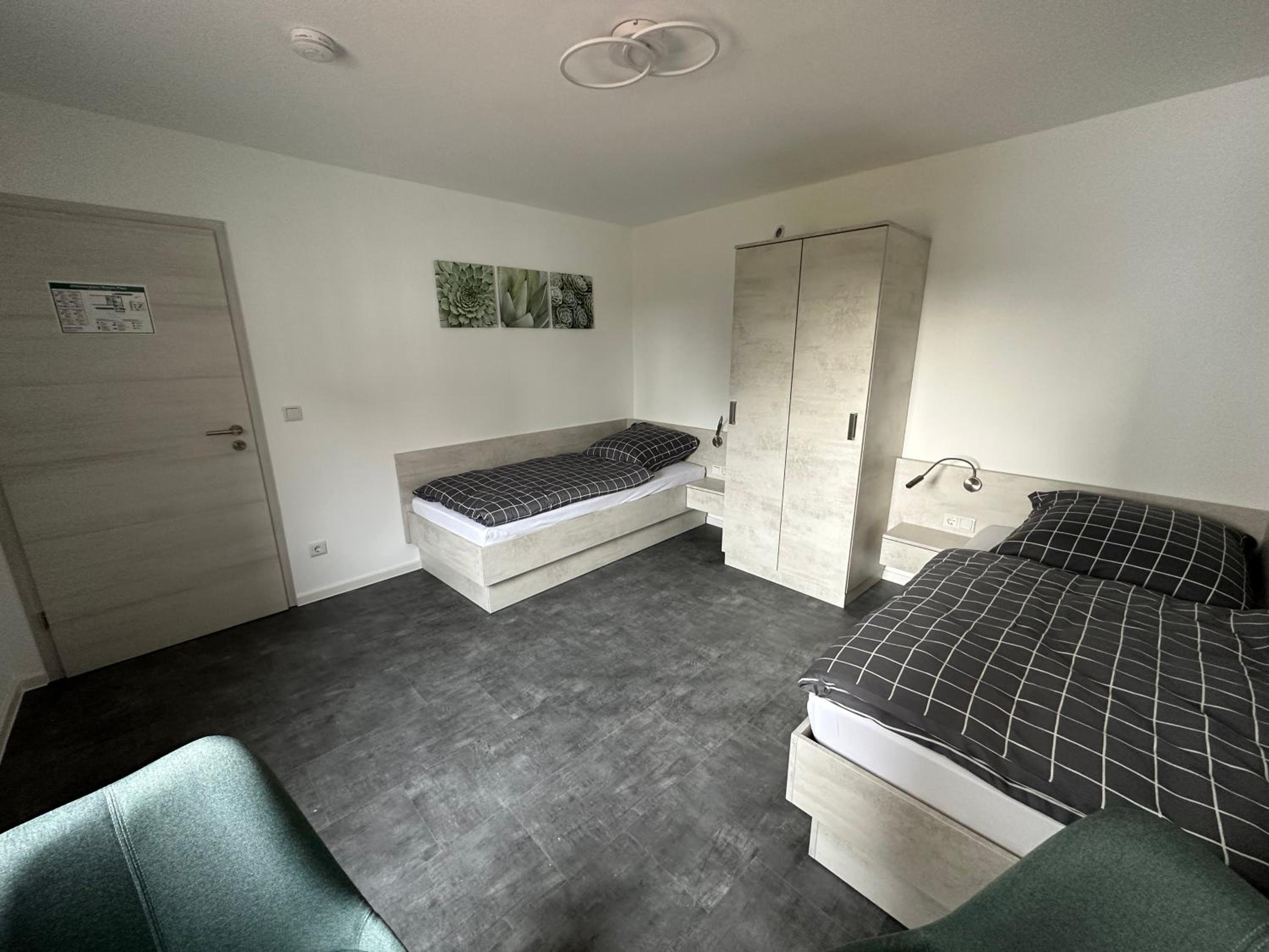 Family Room with Bathroom photo 2