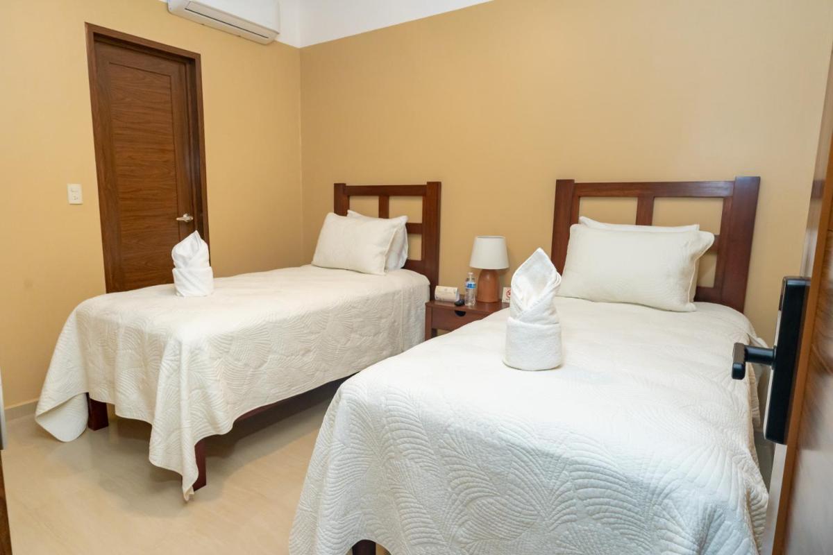 Twin Room with Private Bathroom photo 1
