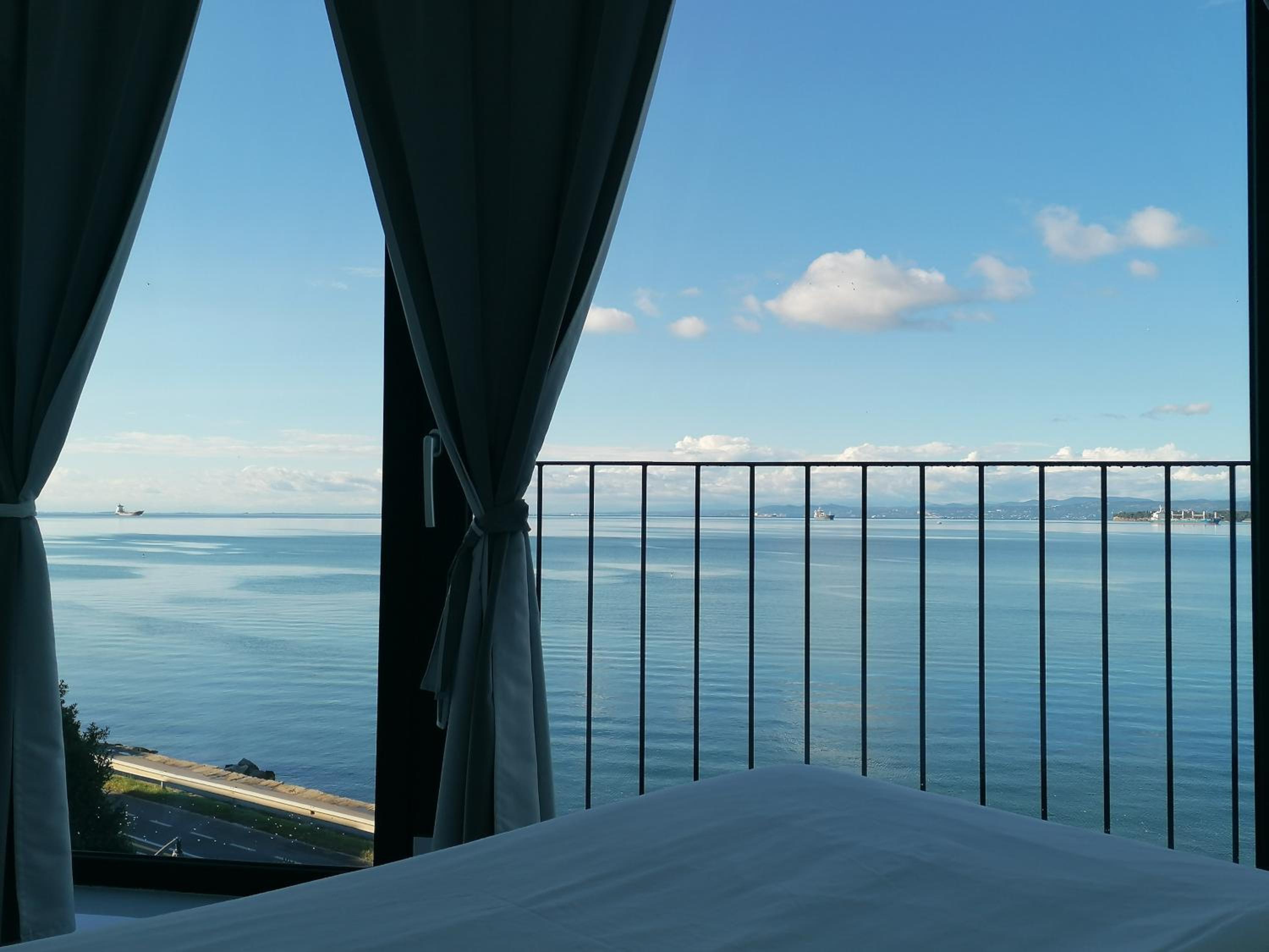 Apartment with Sauna and Sea View - Photo 2
