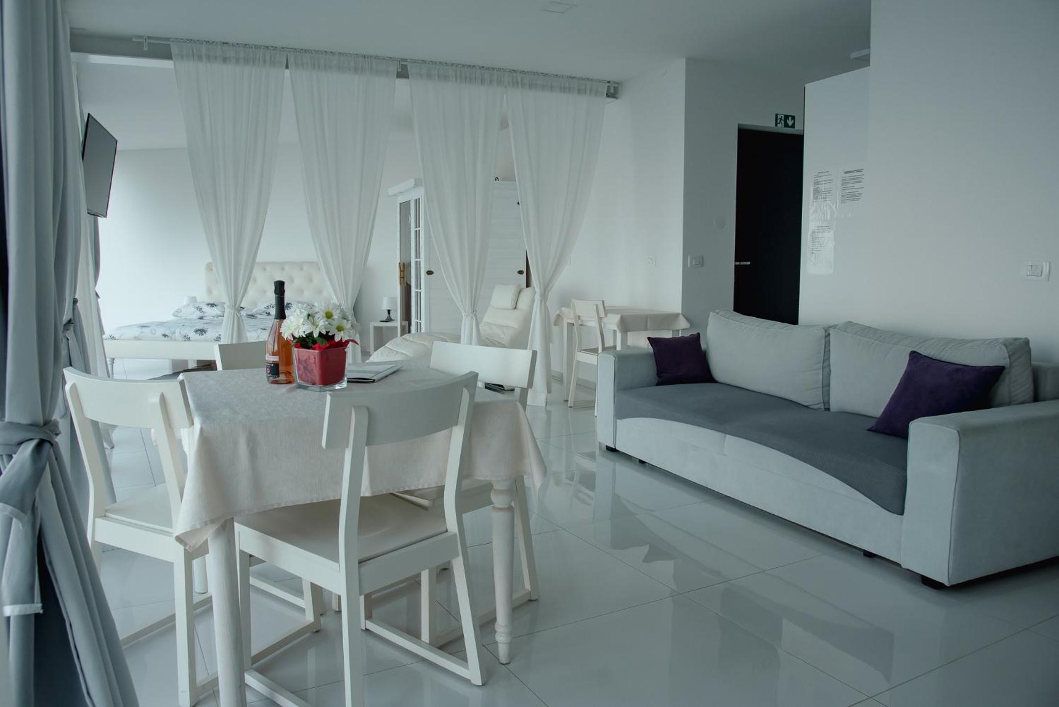 Apartment with Sauna and Sea View - Photo 13