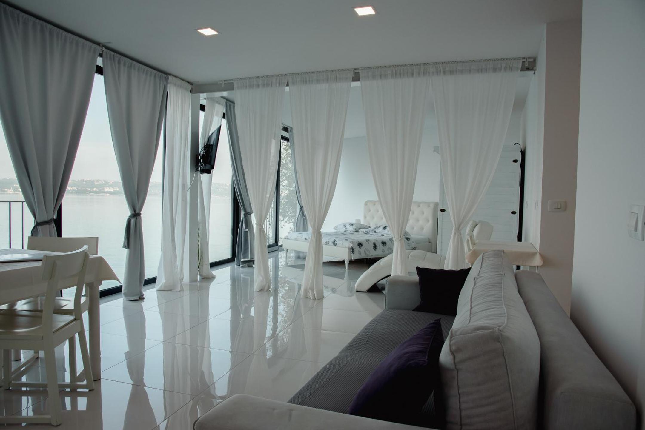 Apartment with Sauna and Sea View - Photo 18
