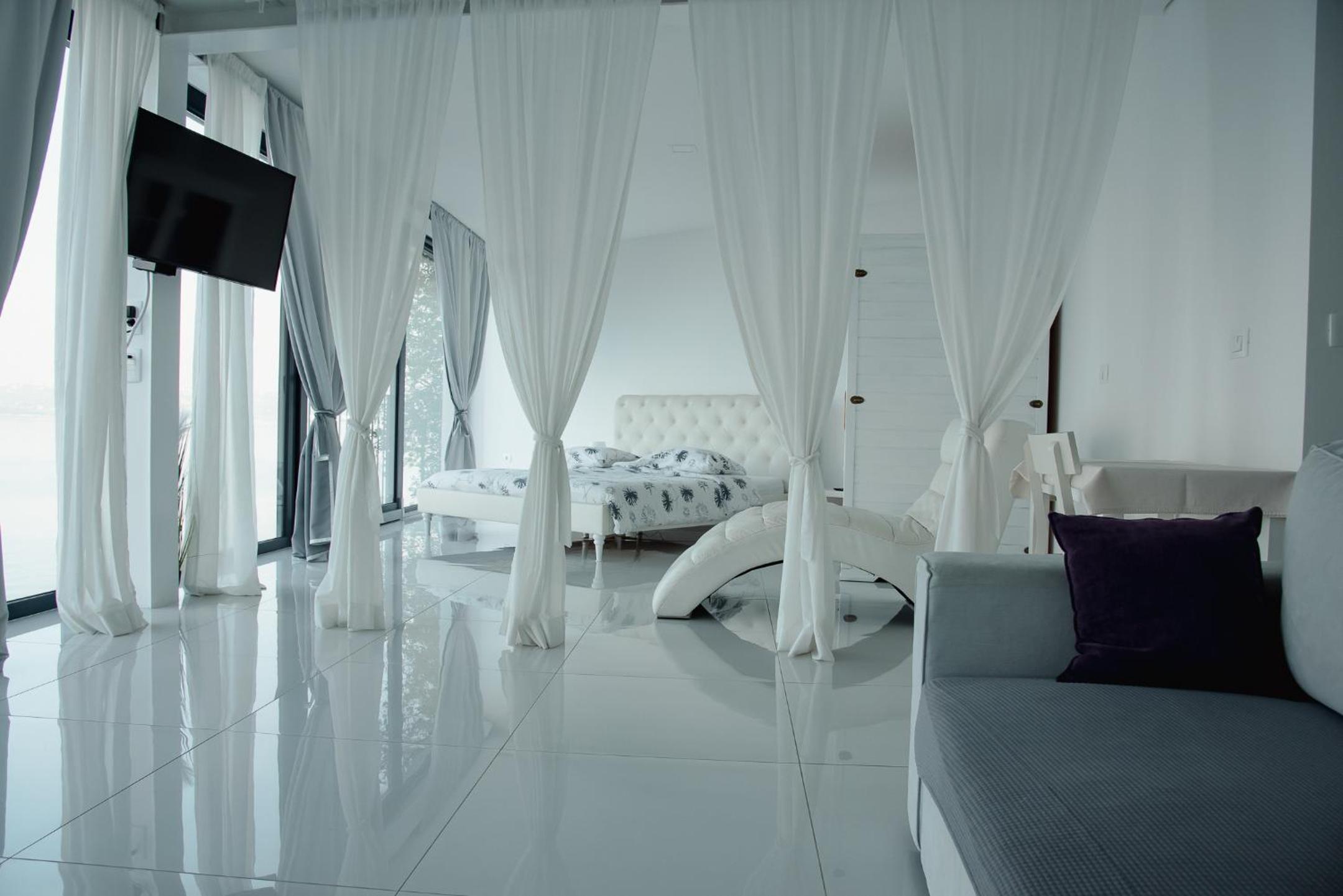 Apartment with Sauna and Sea View - Photo 11