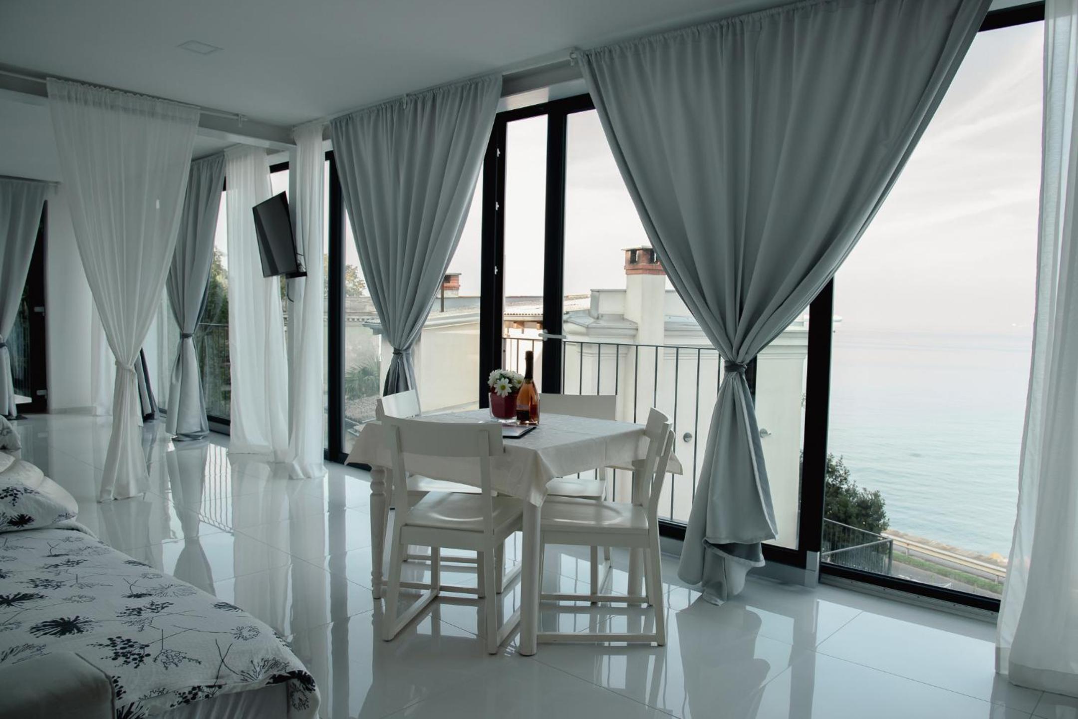 Apartment with Sea View - Photo 20