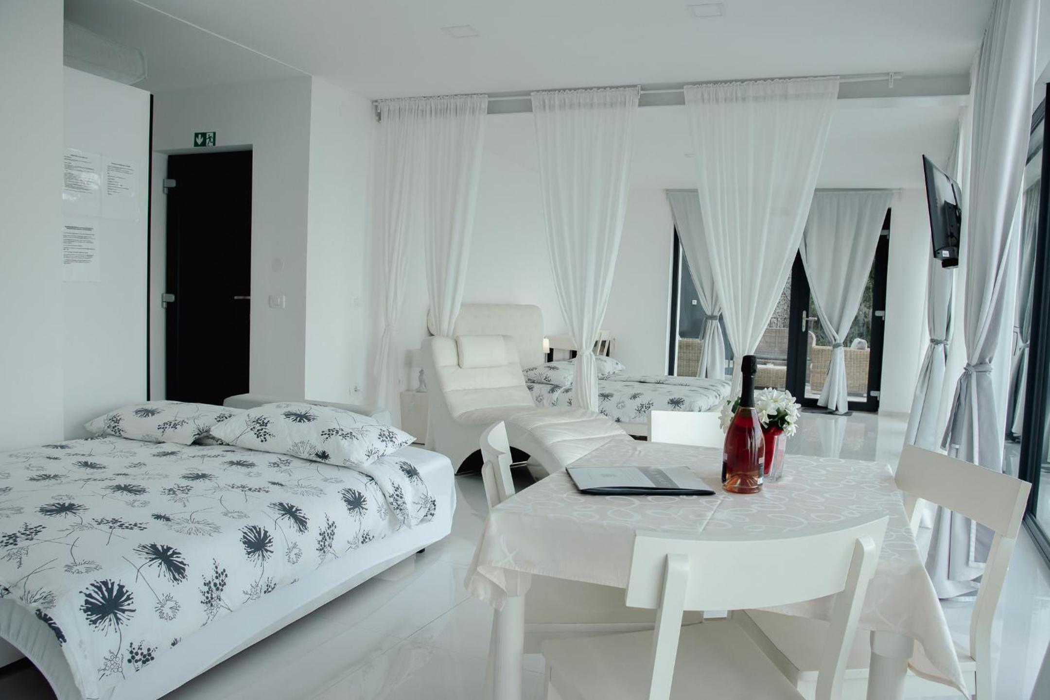 Apartment with Sea View - Photo 1