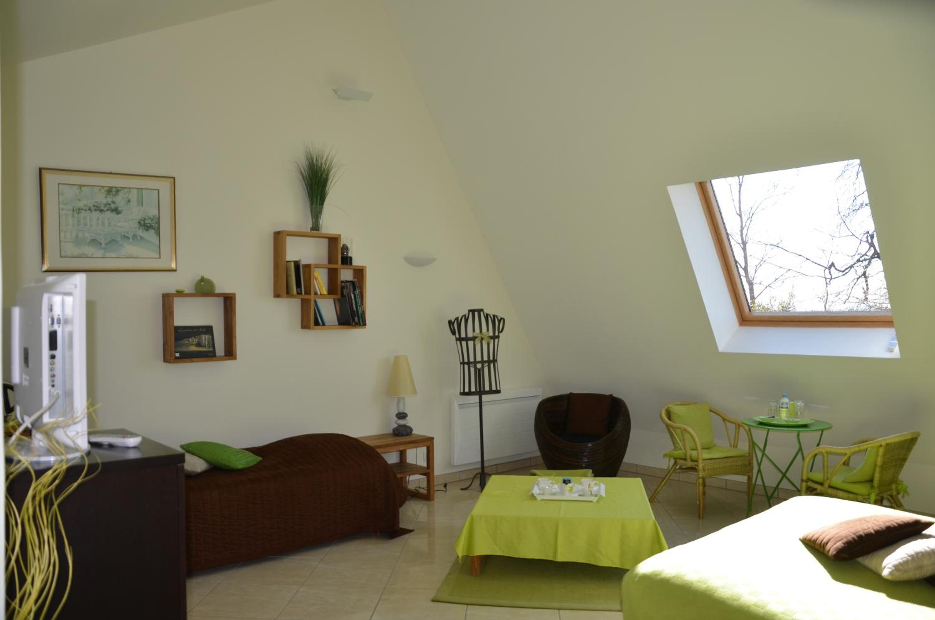 Family Room photo 3