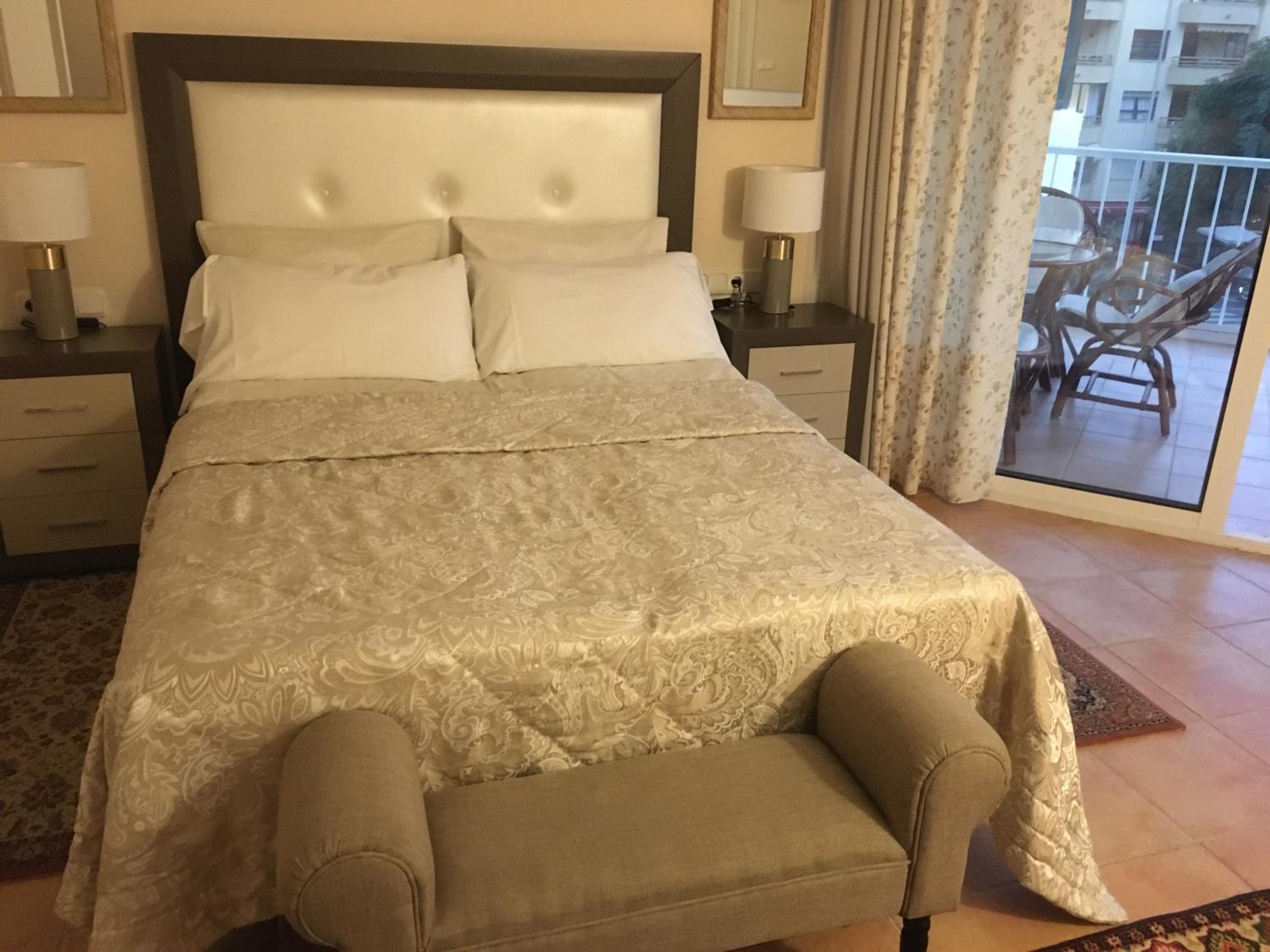 Apartamento con vista a la piscina