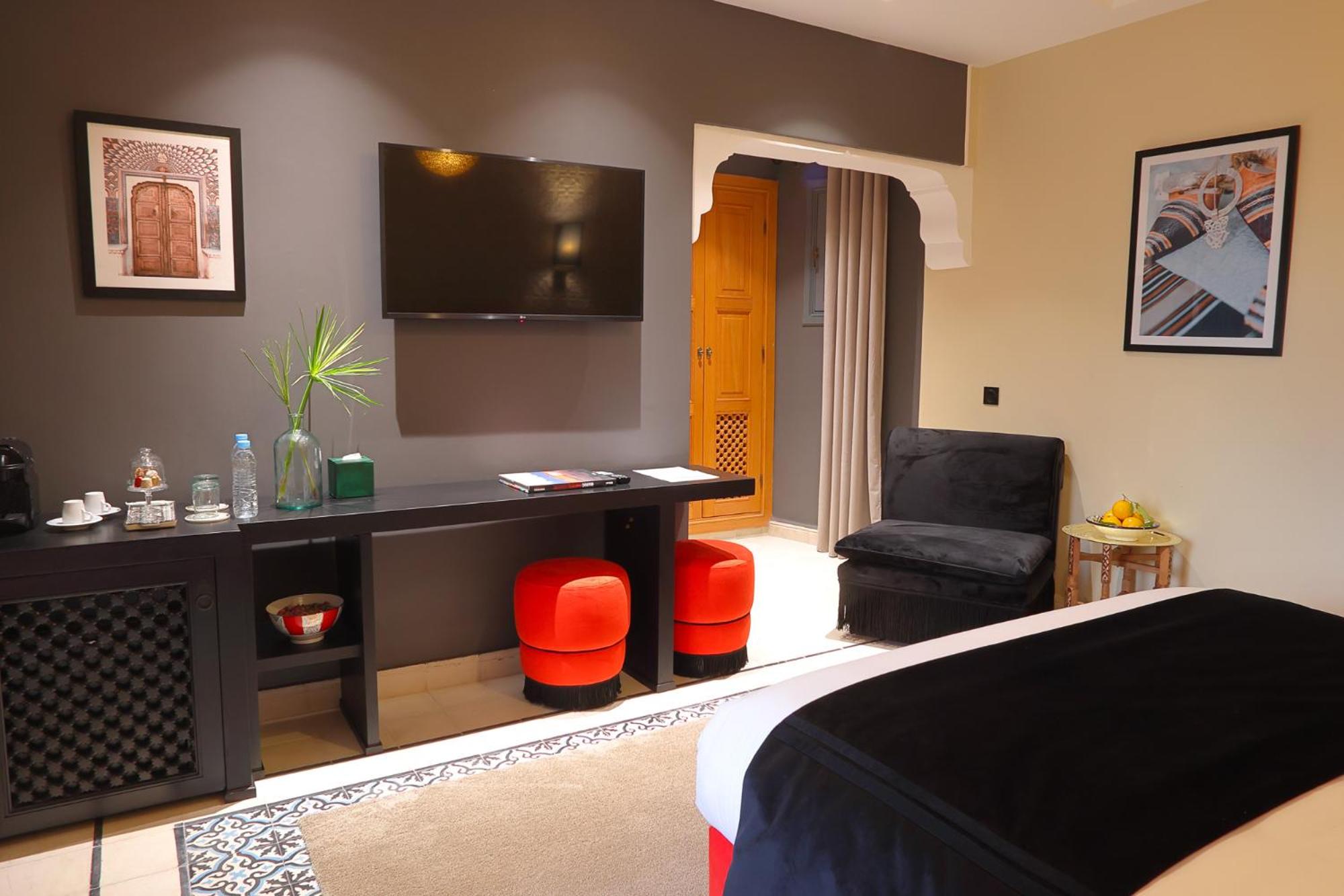 Deluxe Room - Photo 1