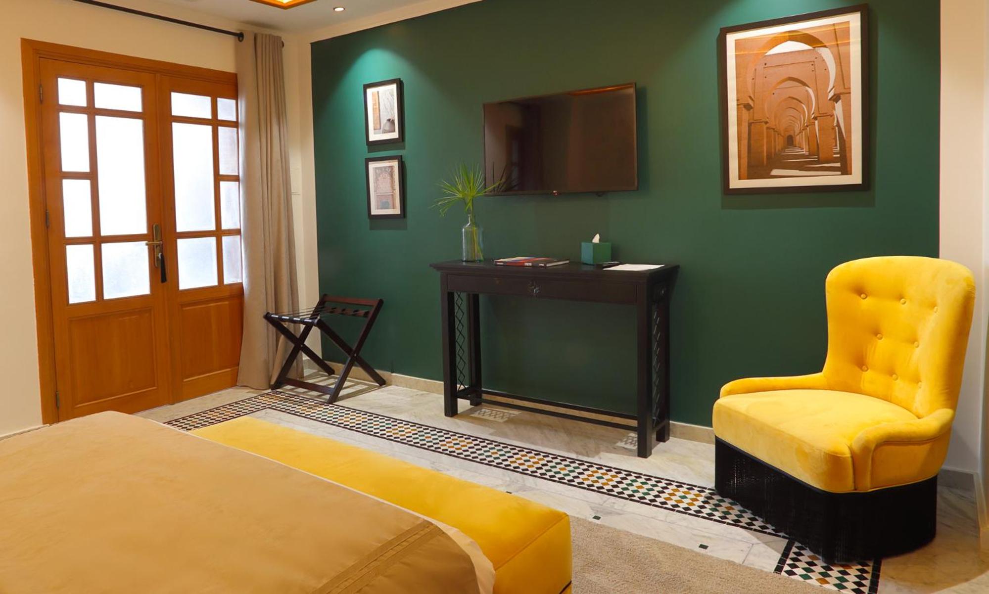 Deluxe Room - Photo 5