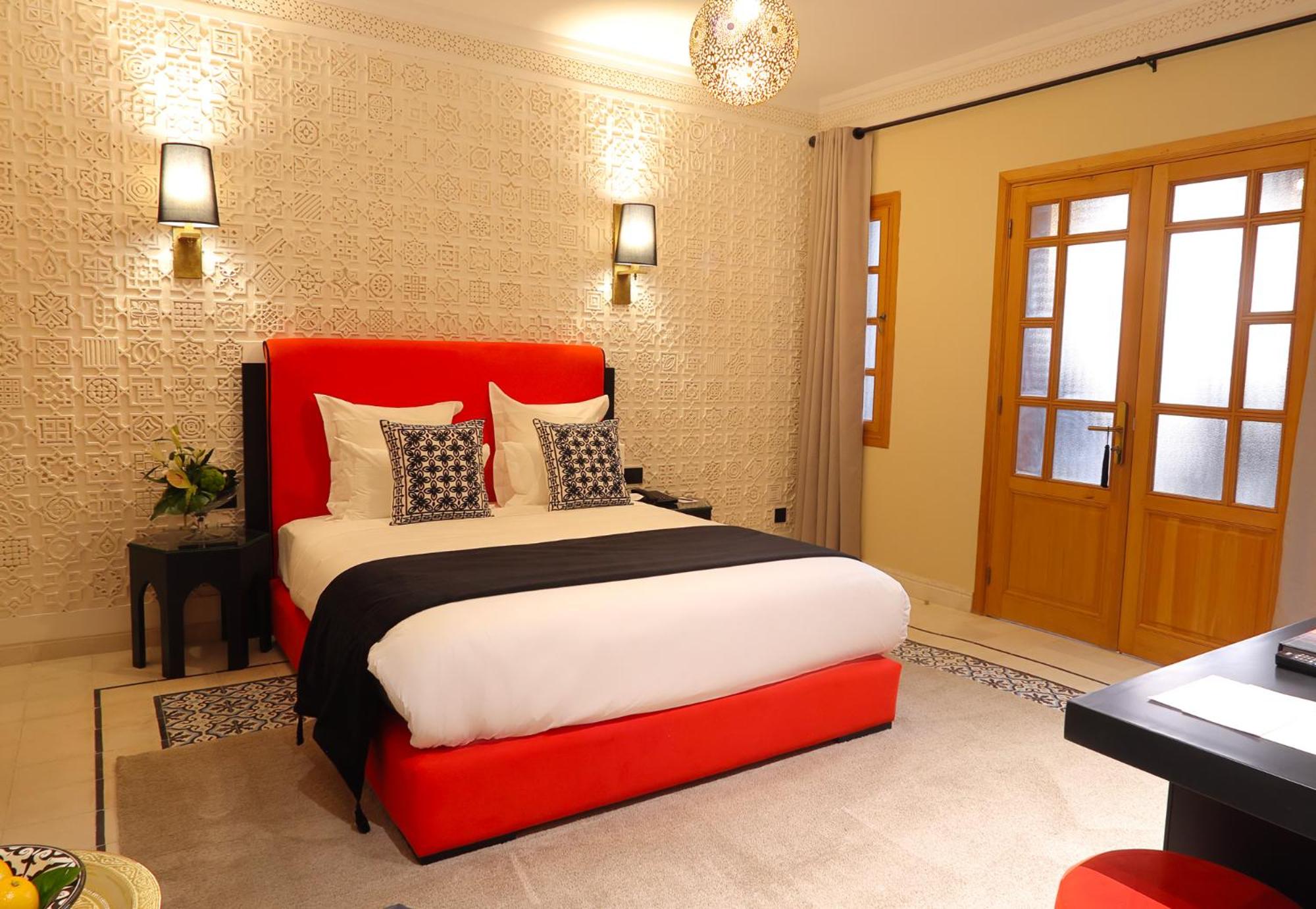 Deluxe Room - Photo 2
