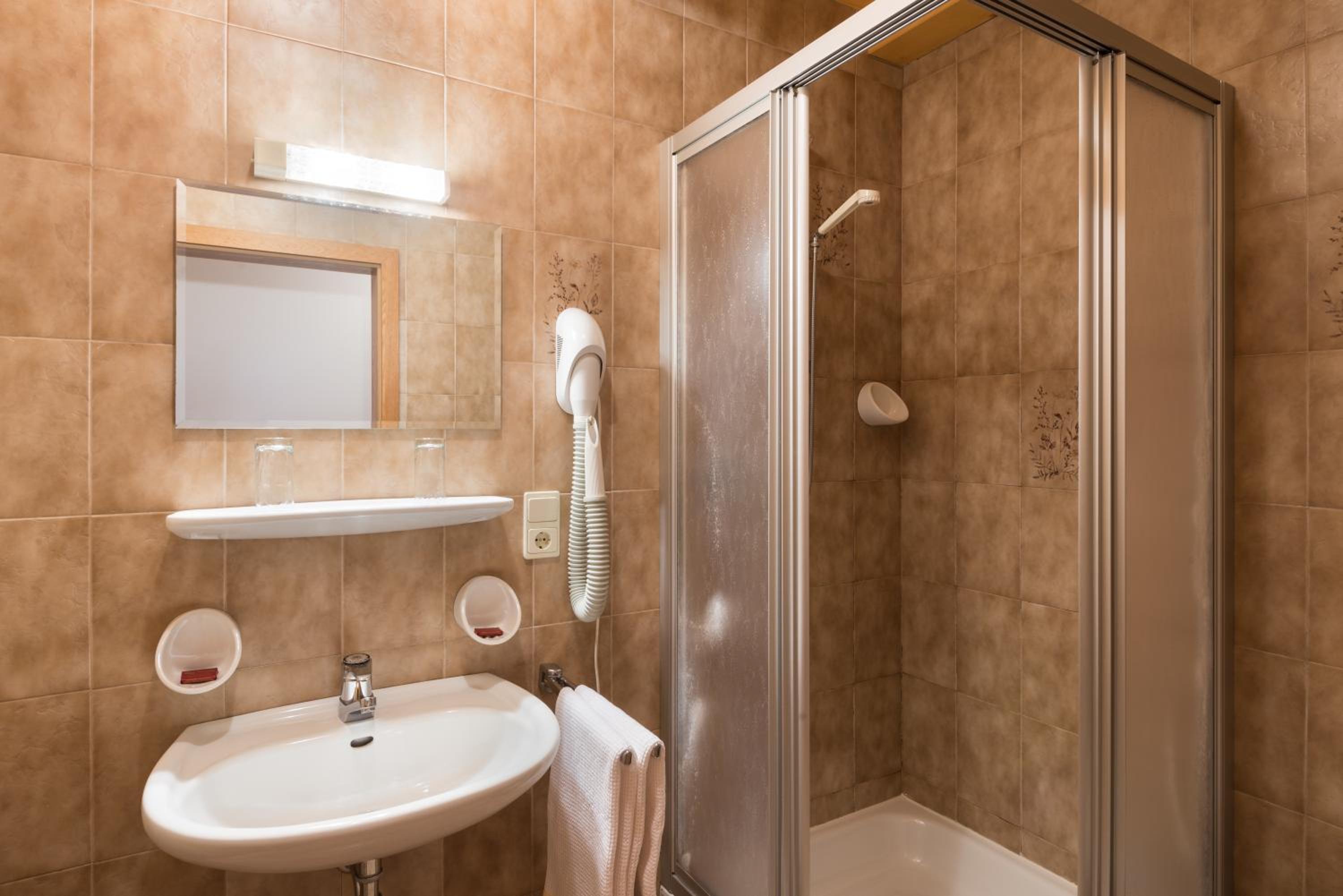 Double Room - Photo 4