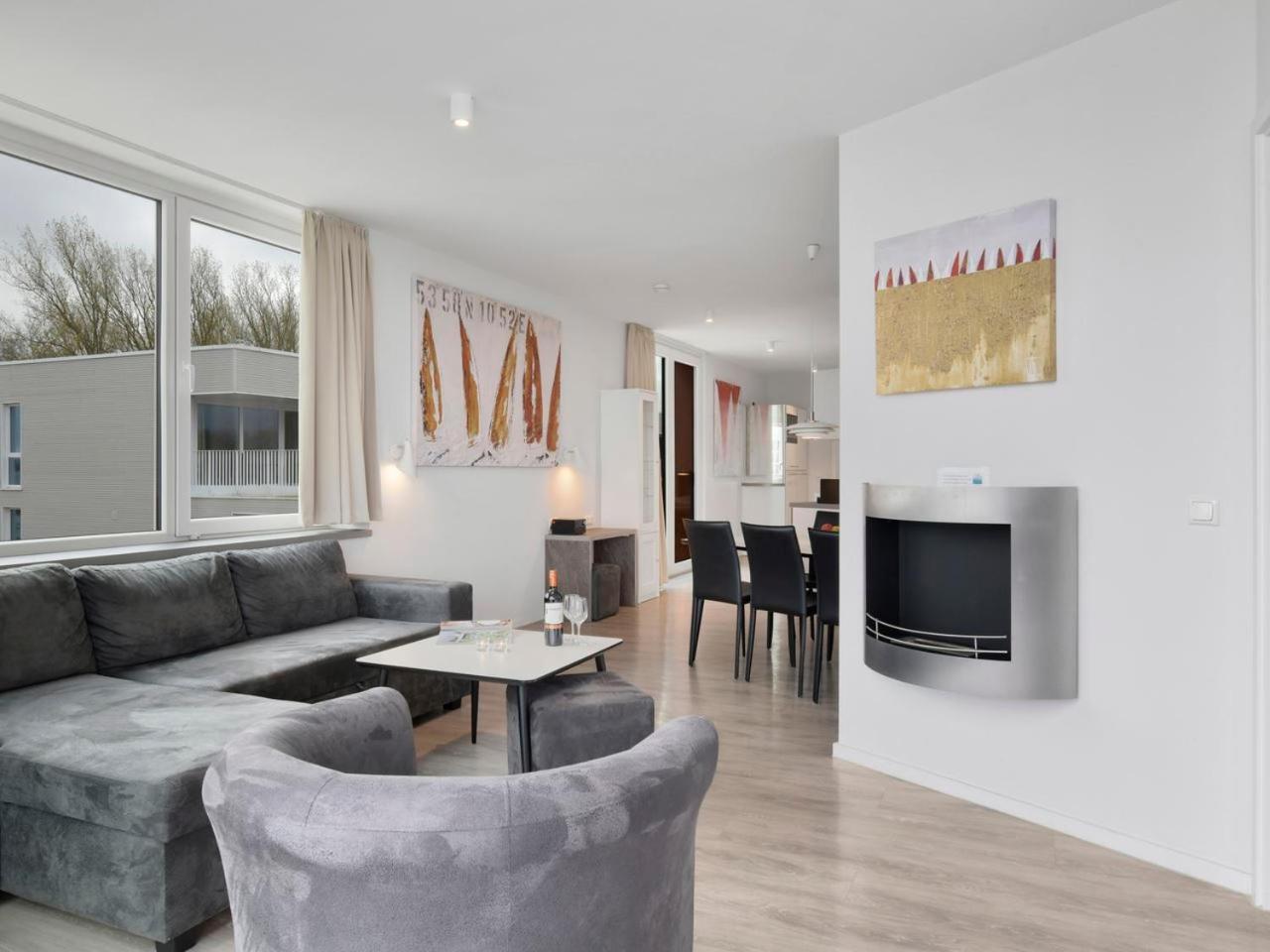 Luxury Two-Bedroom Apartment with Sea View (6 Adults)