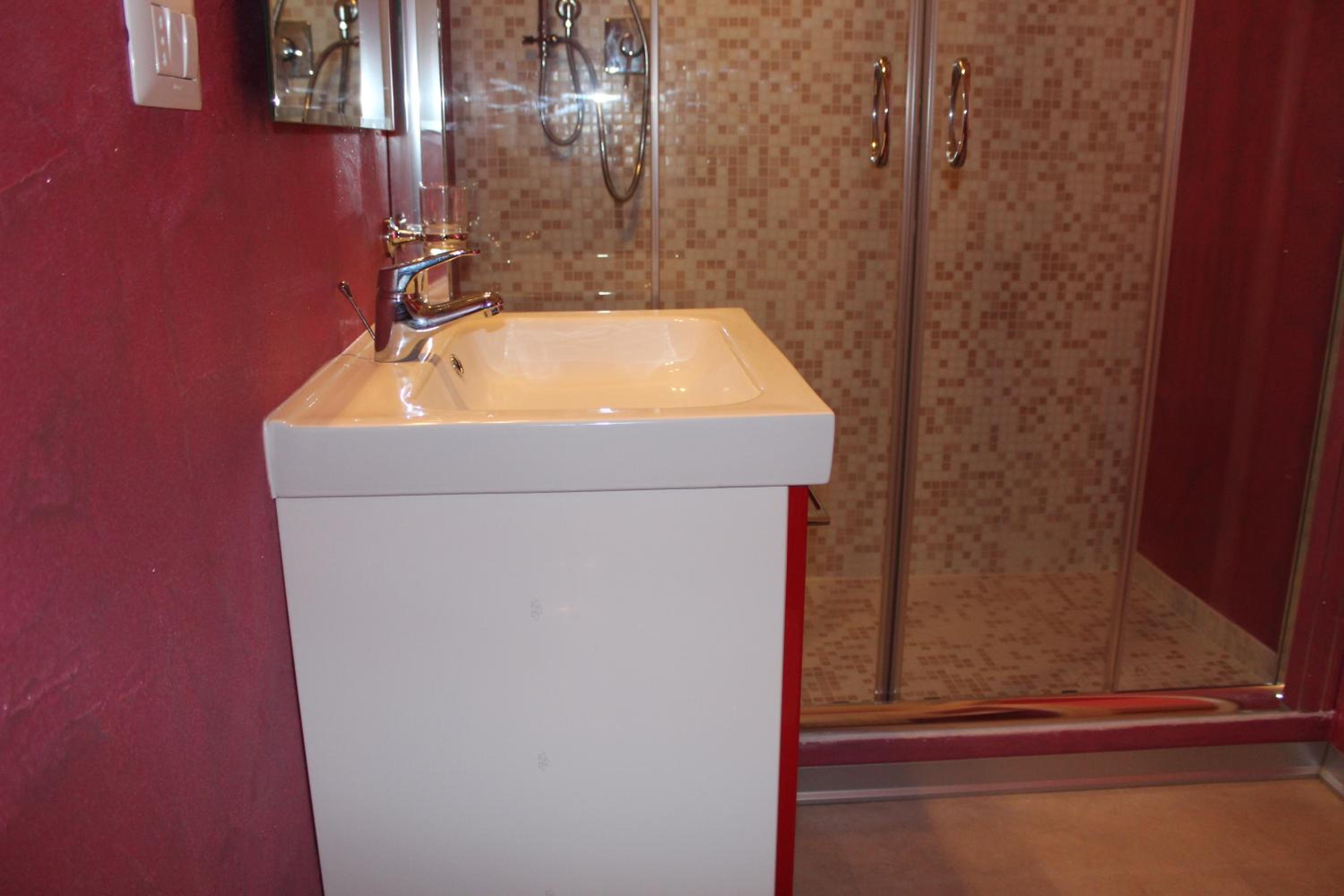 Deluxe Twin Room - Photo 3