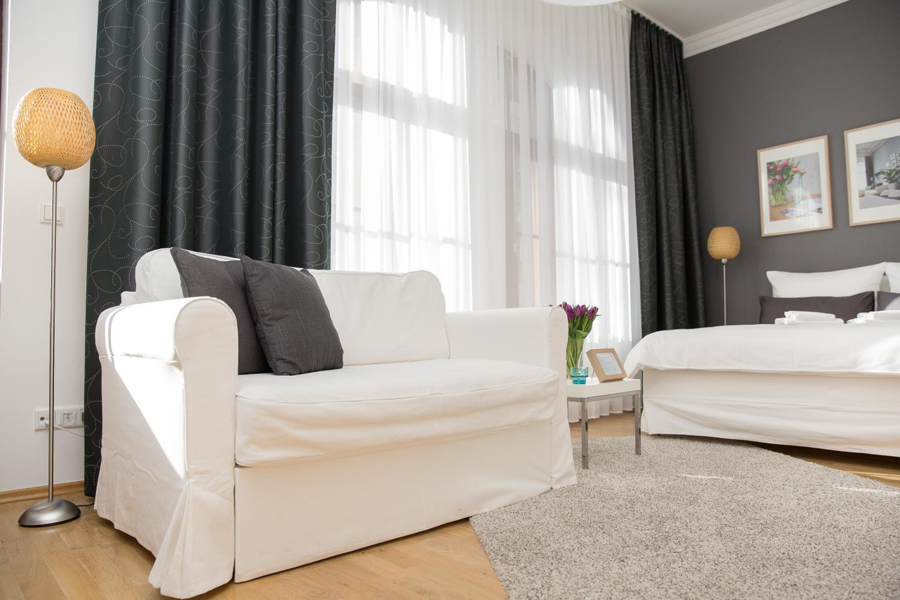 Studio Apartment - Gustav-Adolf-Str. 19a - Photo 9
