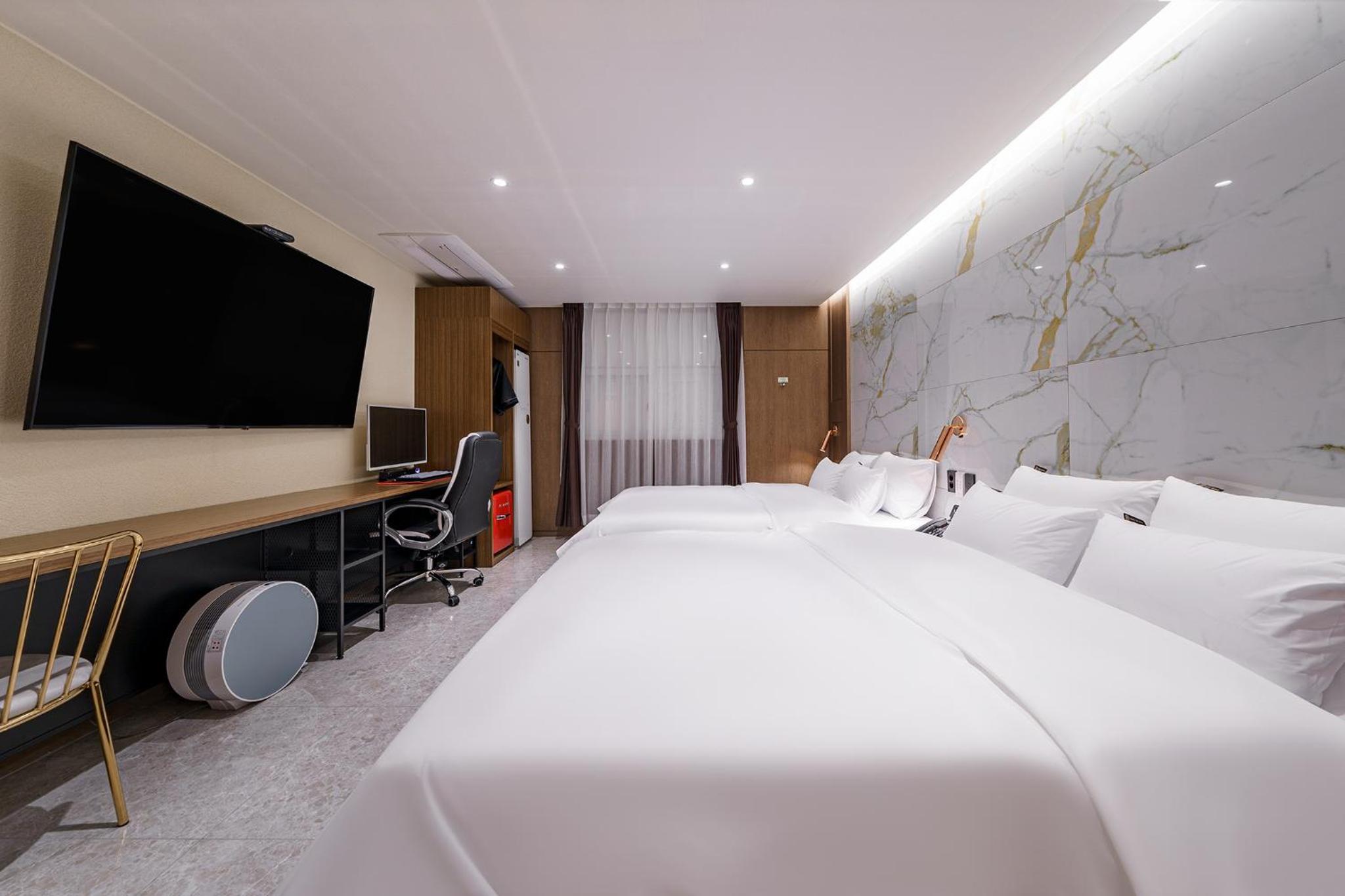 Standard Twin Room photo 3