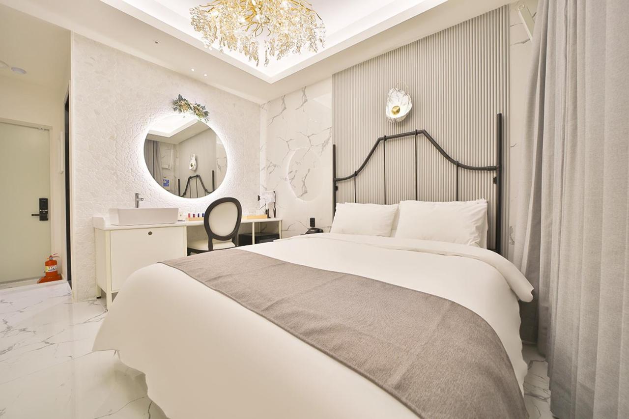 Deluxe Room - Photo 3